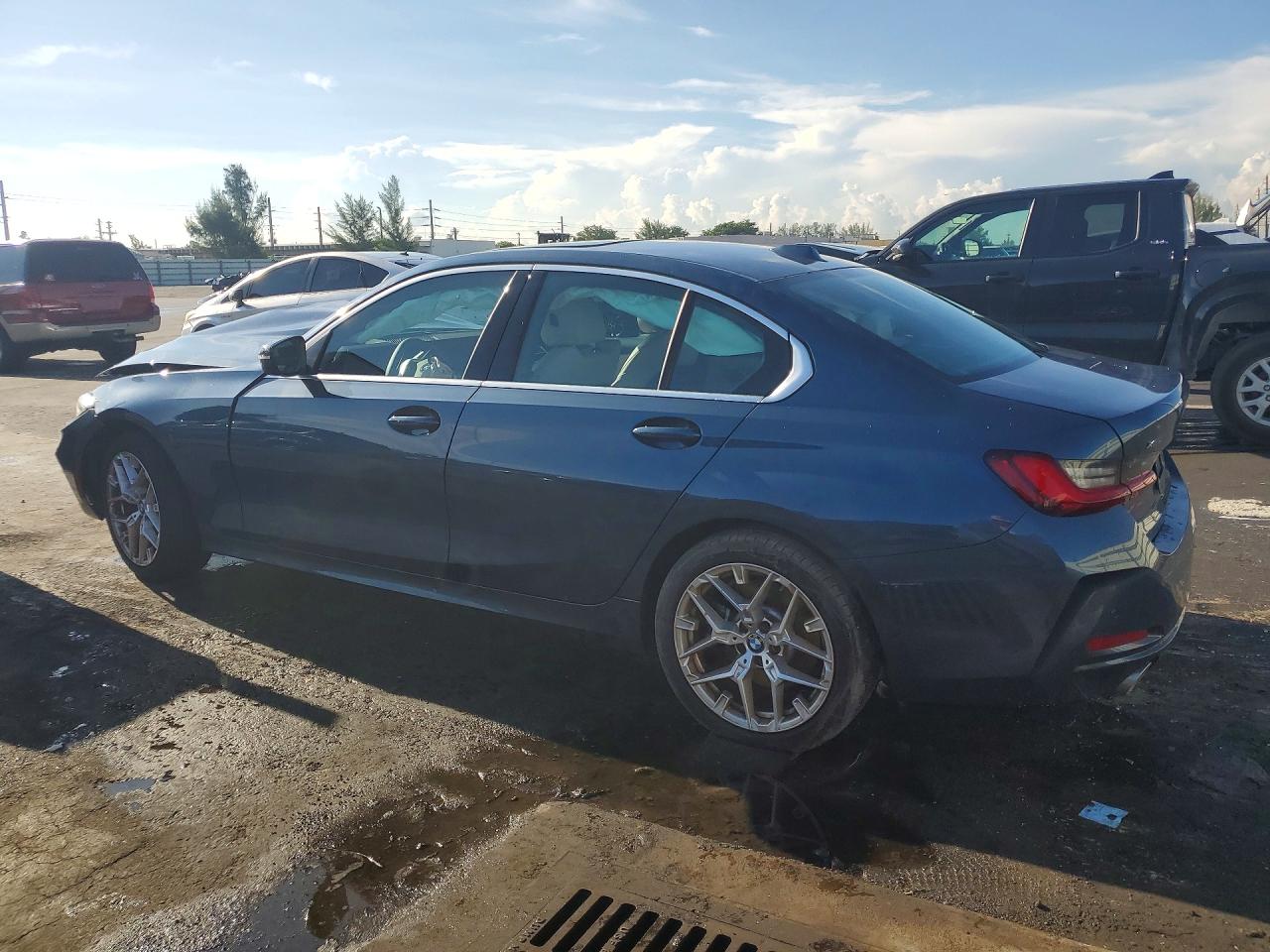 2025 BMW 330XI — снимка 2