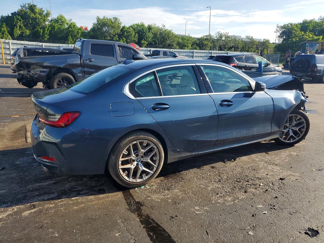 2025 BMW 330XI — снимка 3