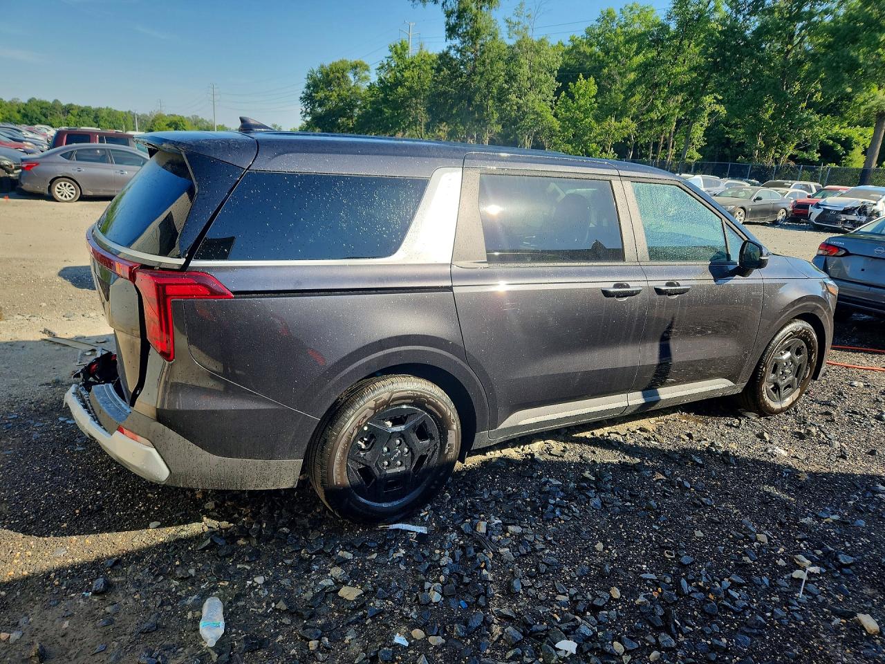 2026 KIA CARNIVAL LXS — photo 3