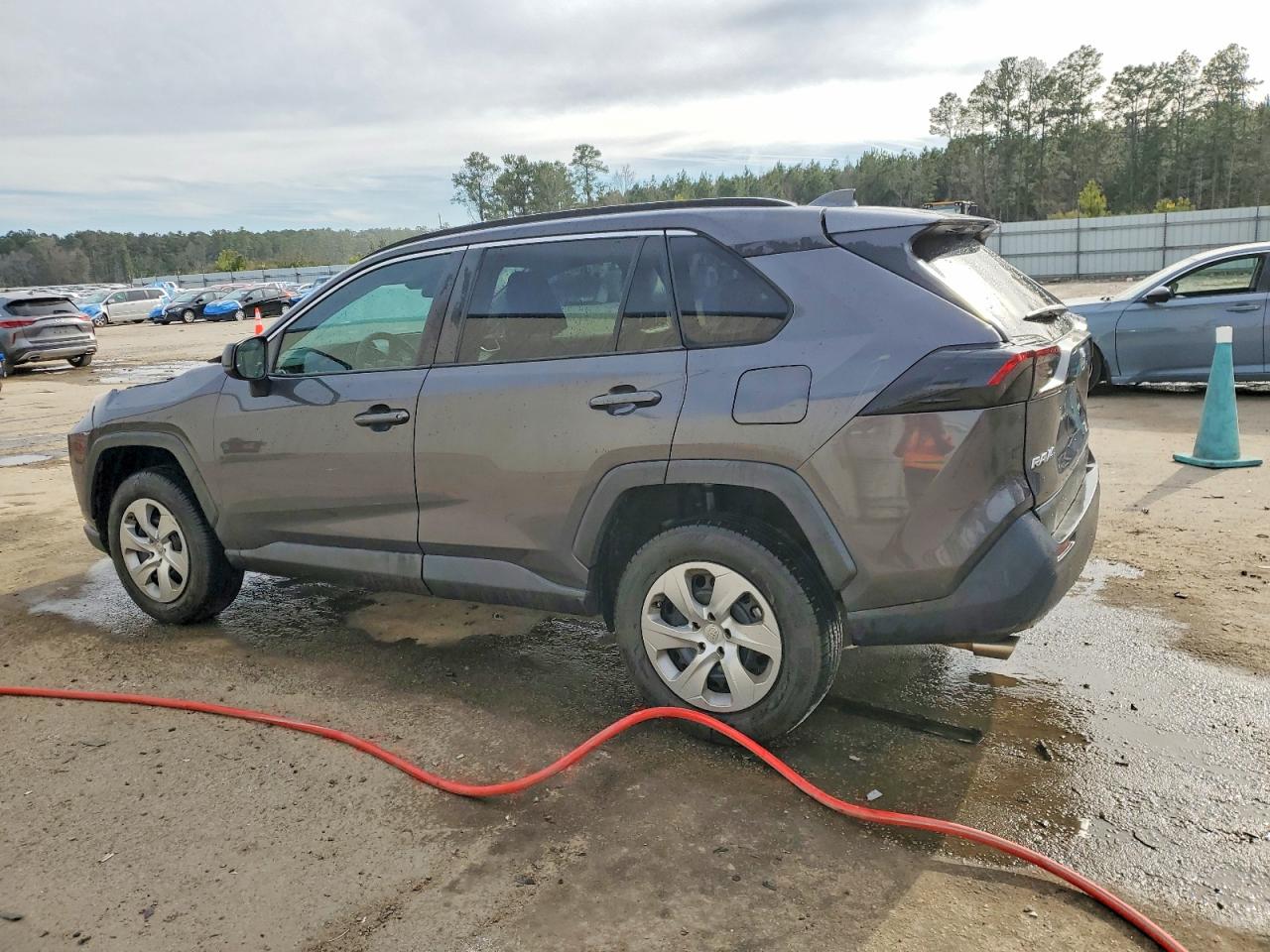 2019 TOYOTA RAV4 LE — снимка 2