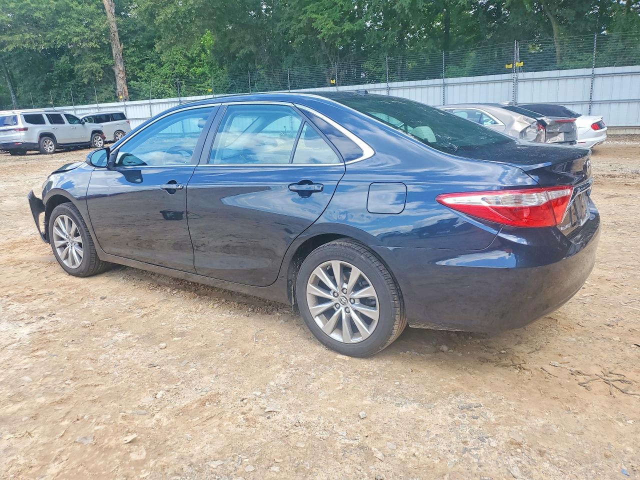 2016 TOYOTA CAMRY XLE — снимка 2