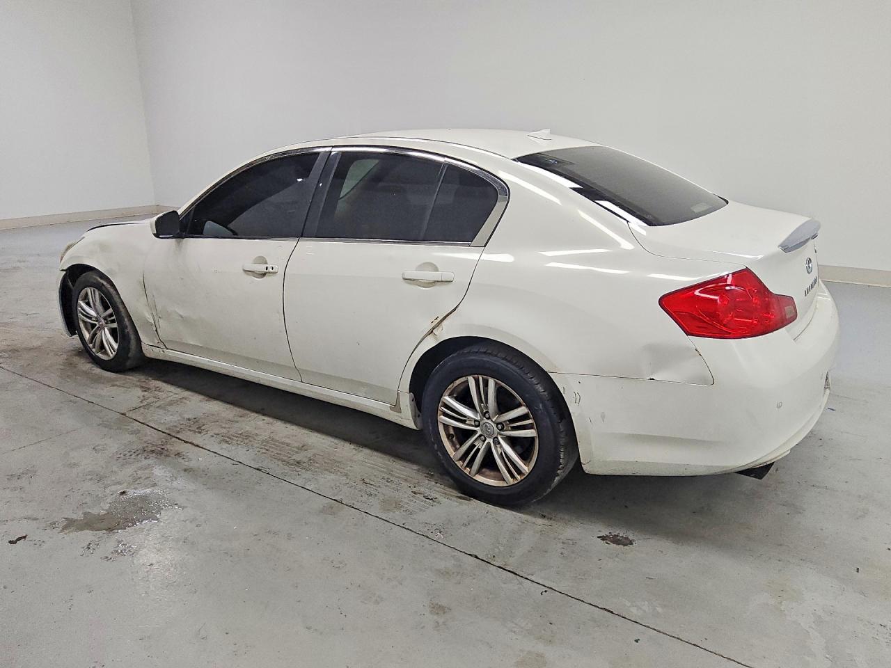 2013 INFINITI G37 SEDAN X — снимка 2