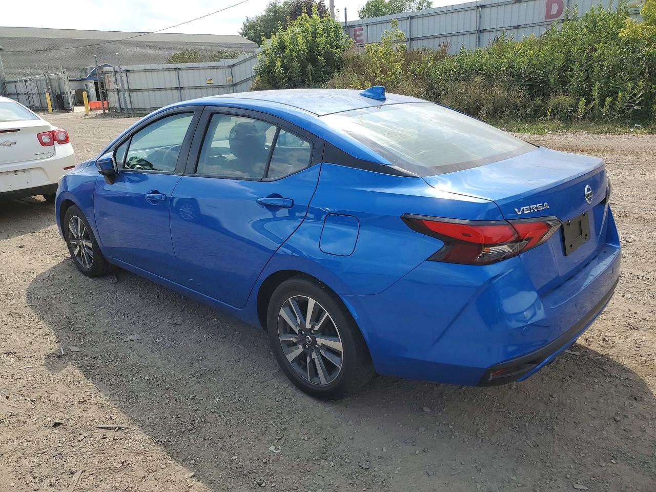 2021 NISSAN VERSA SV — снимка 2