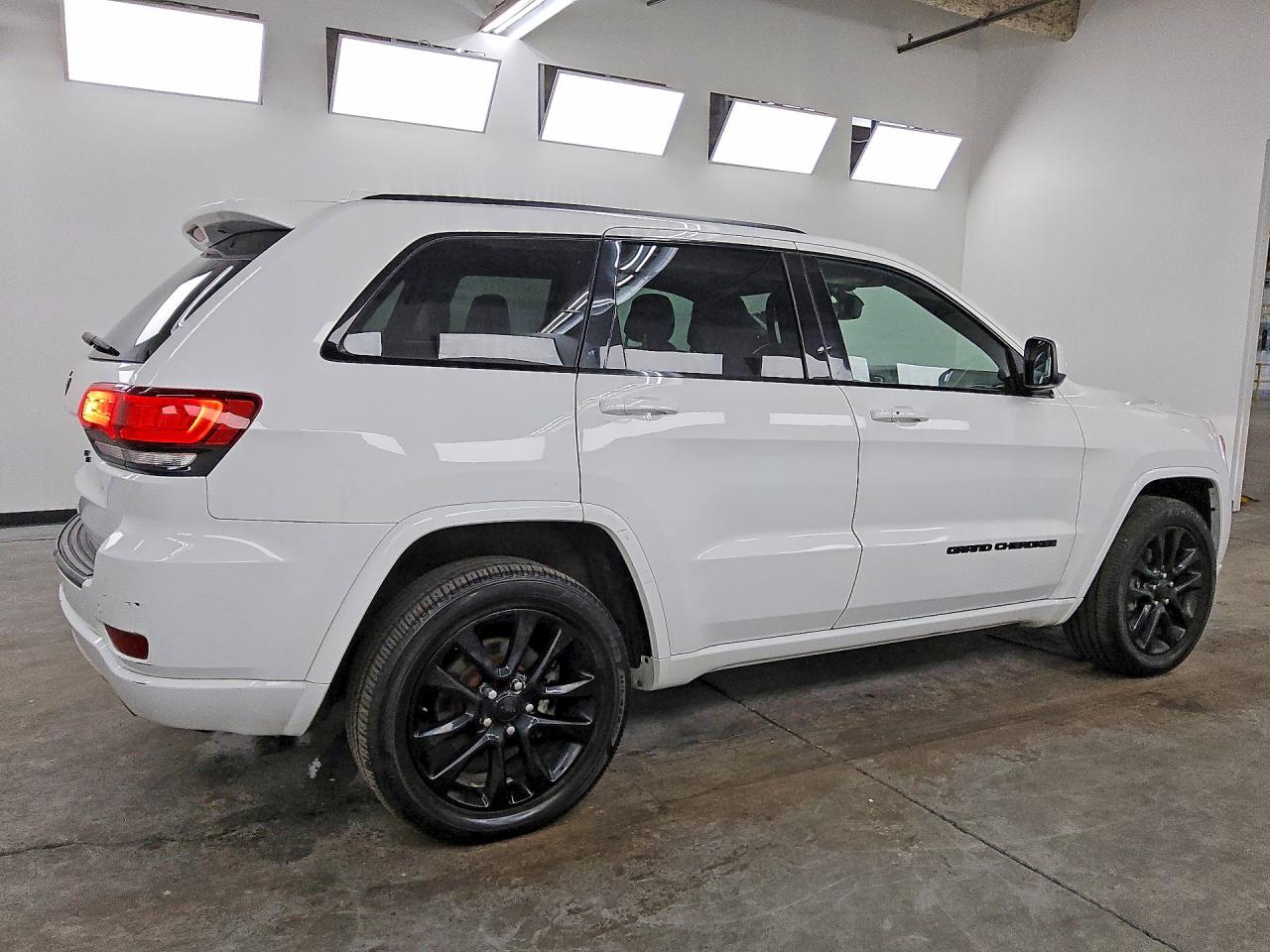 2020 JEEP GRAND CHEROKEE LAREDO — снимка 3