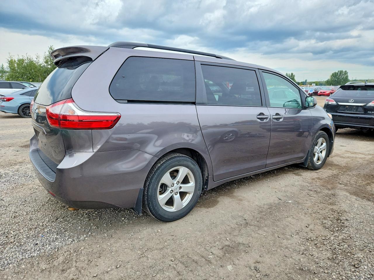 2015 TOYOTA SIENNA LE — снимка 3