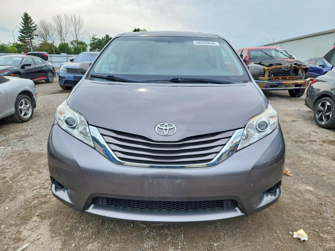 2015 TOYOTA SIENNA LE — снимка 5