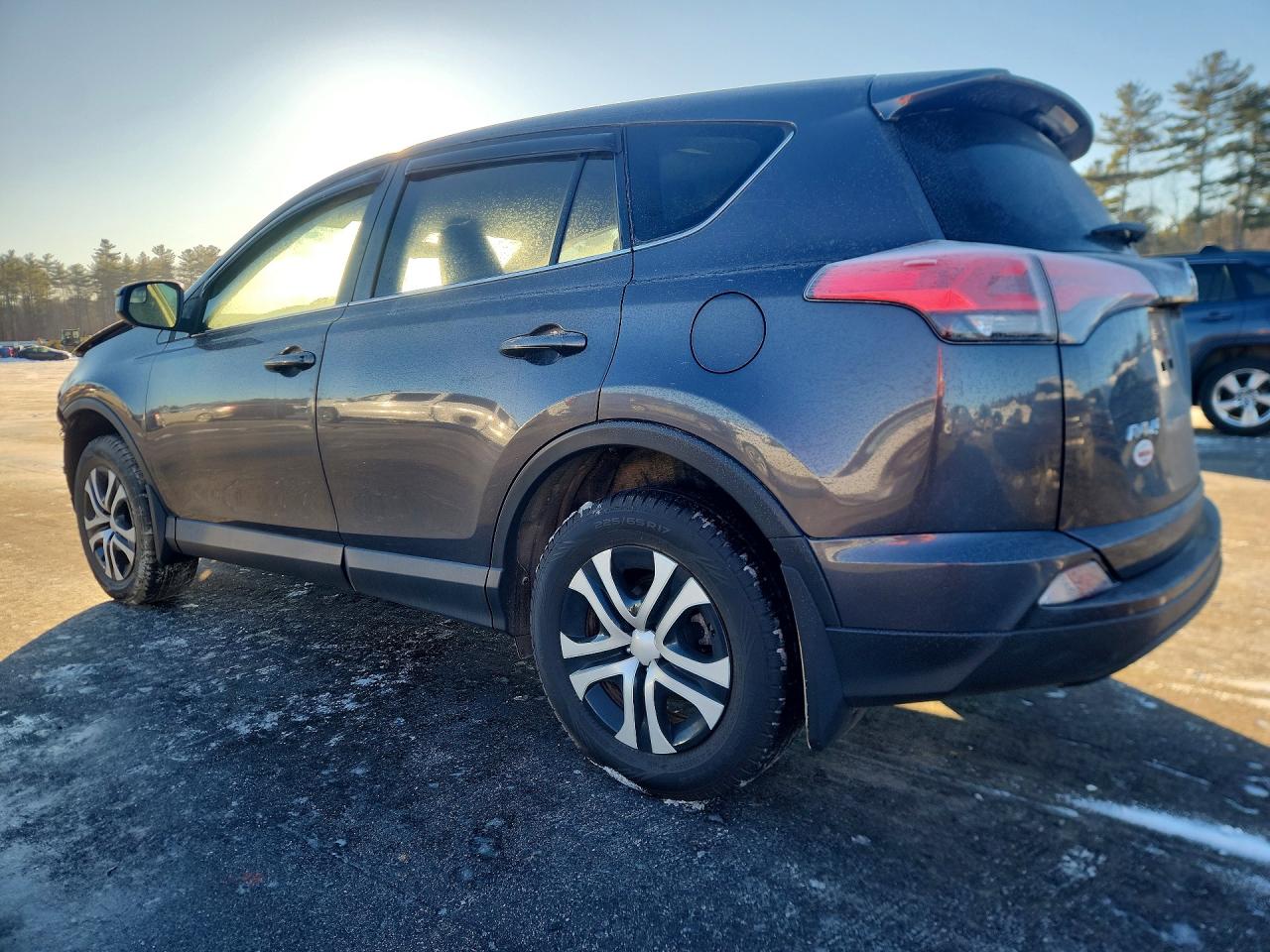 2018 TOYOTA RAV4 LE — снимка 2