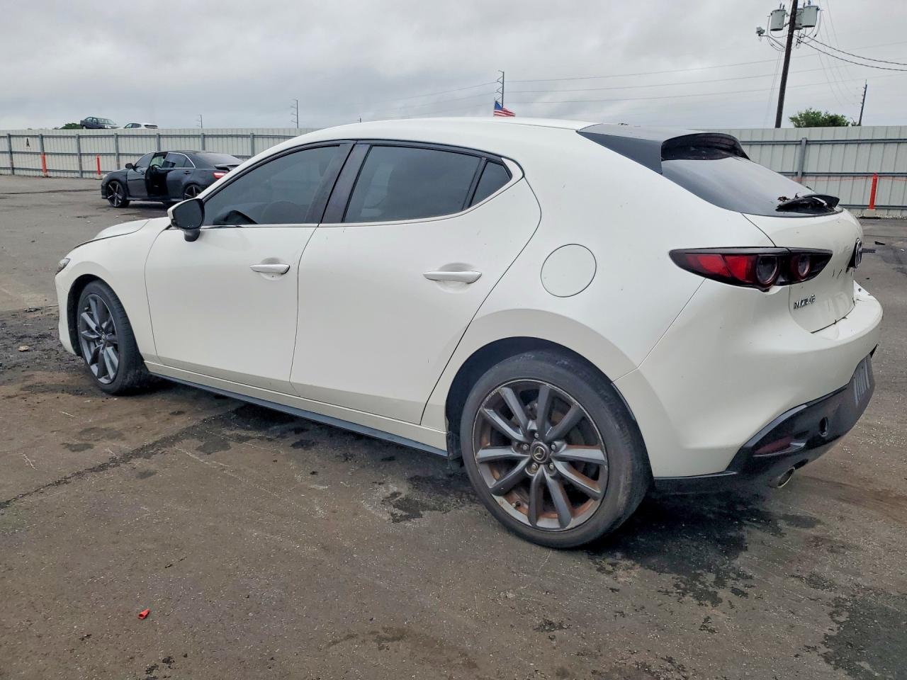 2021 MAZDA 3 SELECT — снимка 2