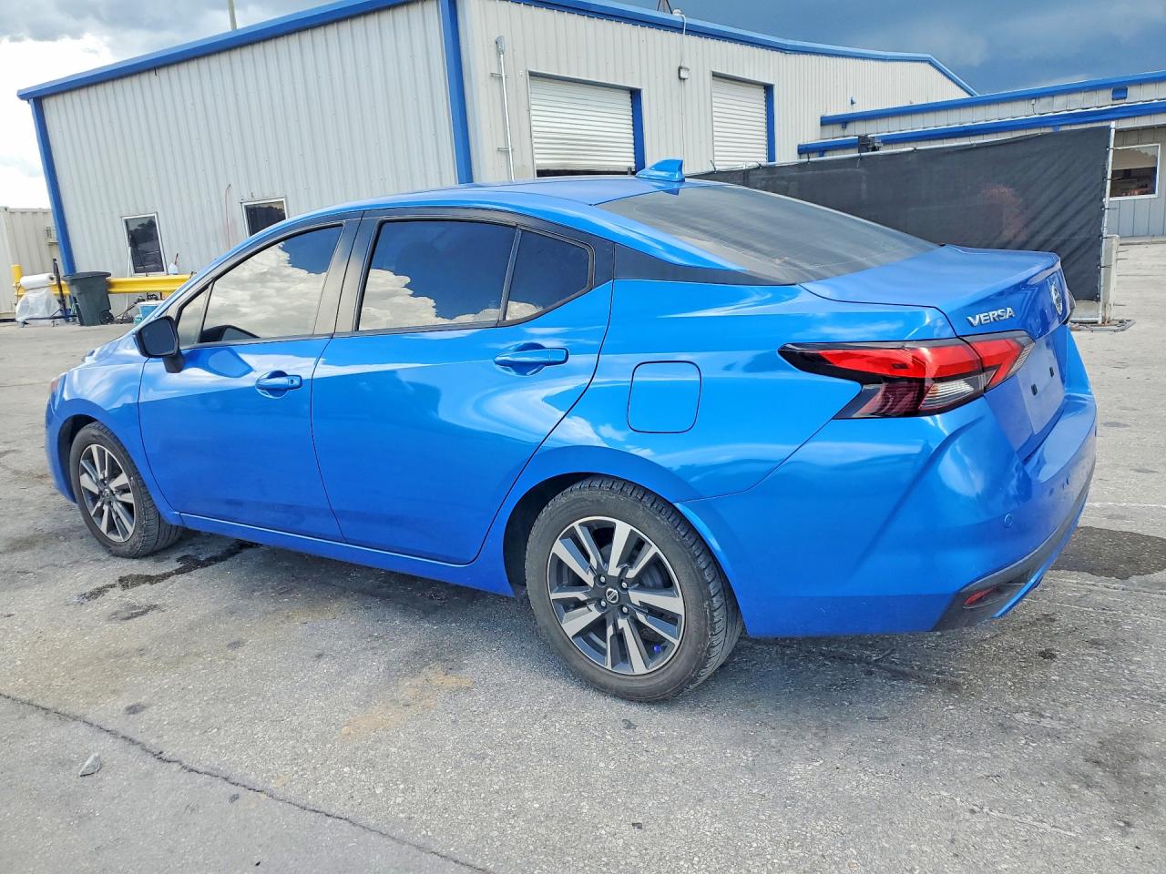 2021 NISSAN VERSA SV — снимка 2