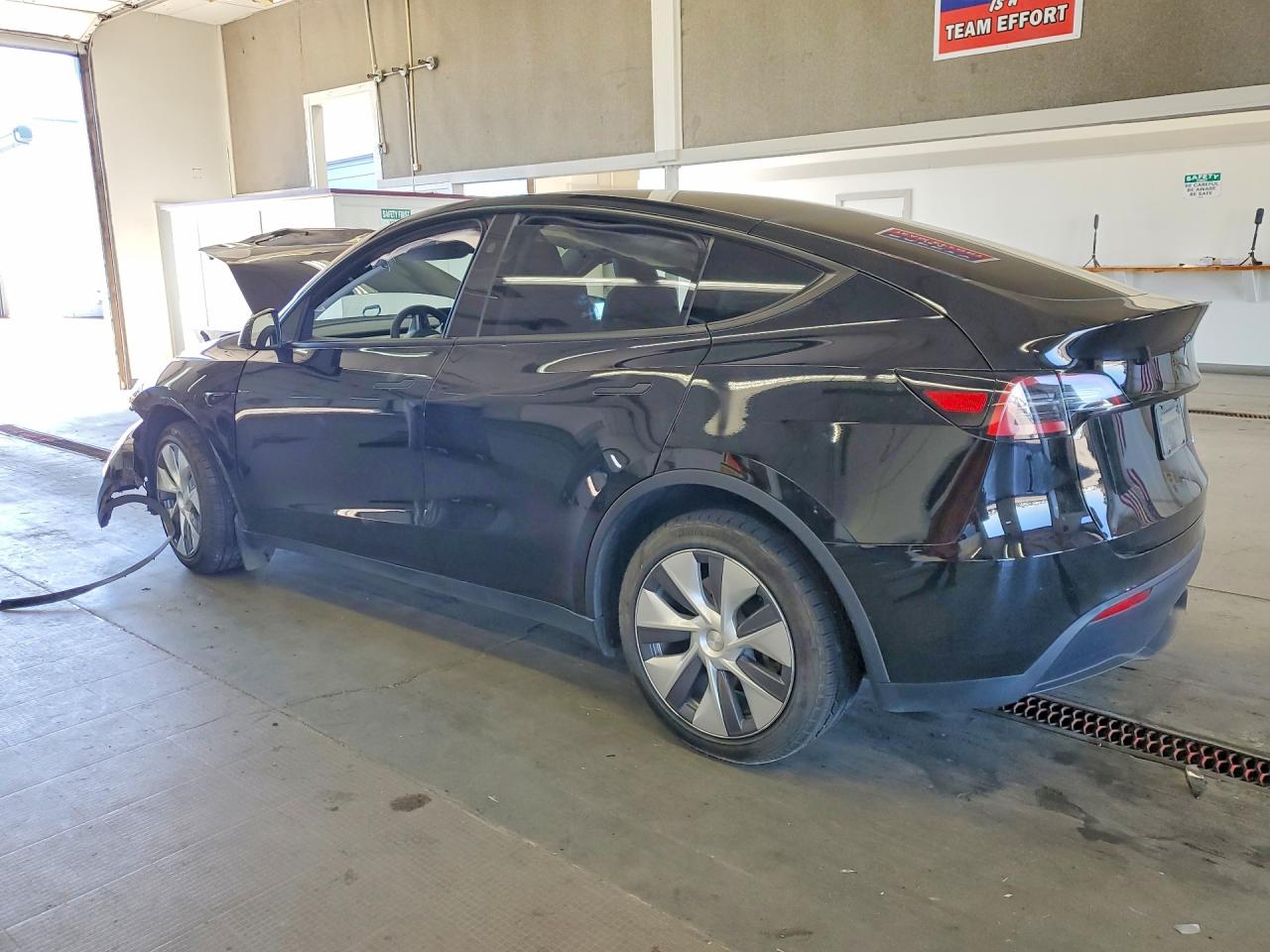 2024 TESLA MODEL Y — снимка 2