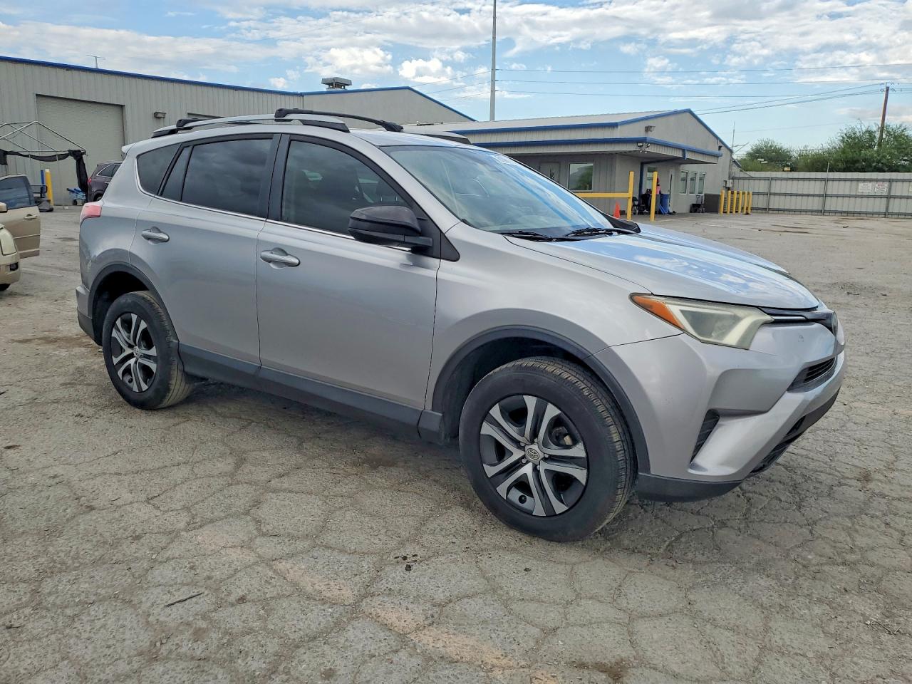 2018 TOYOTA RAV4 LE — снимка 4
