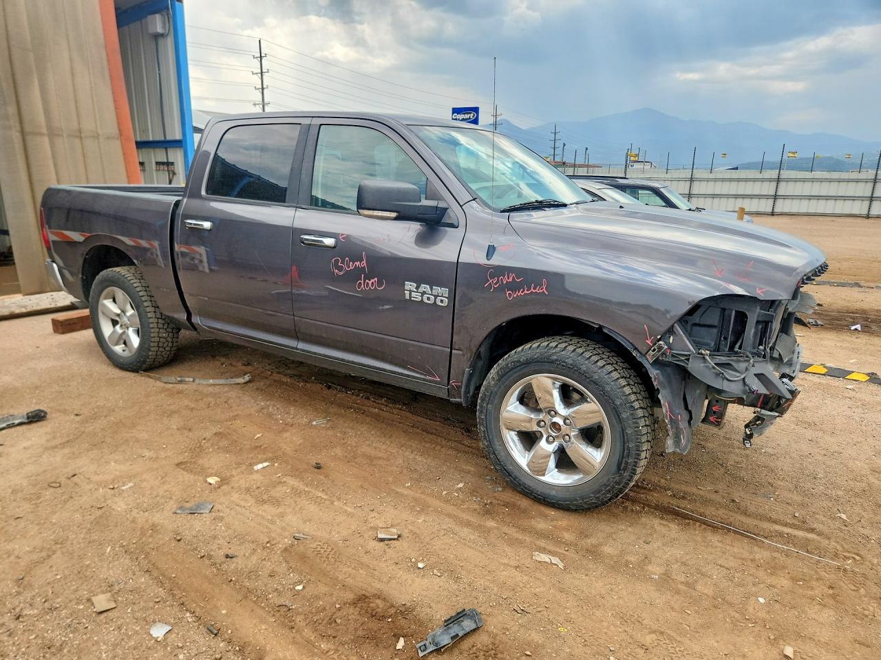 2017 RAM 1500 SLT — снимка 4