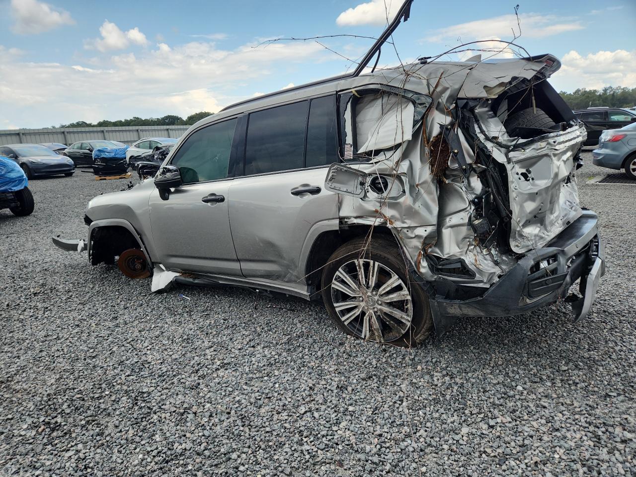 2024 LEXUS LX 600 LUXURY — снимка 2