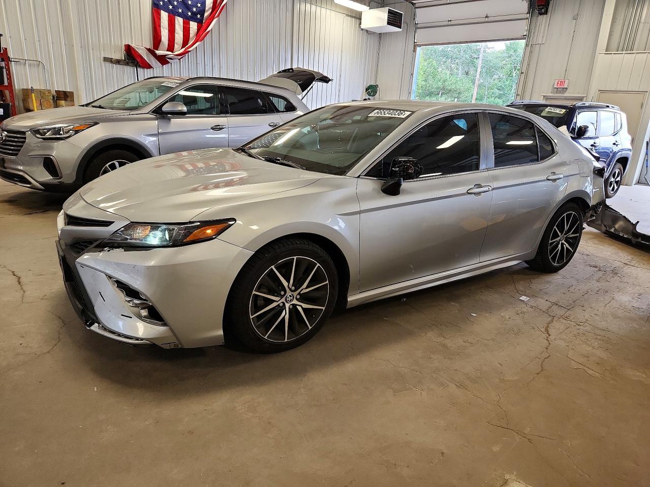 2021 TOYOTA CAMRY SE
