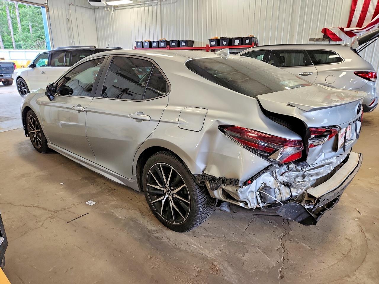 2021 TOYOTA CAMRY SE — снимка 2