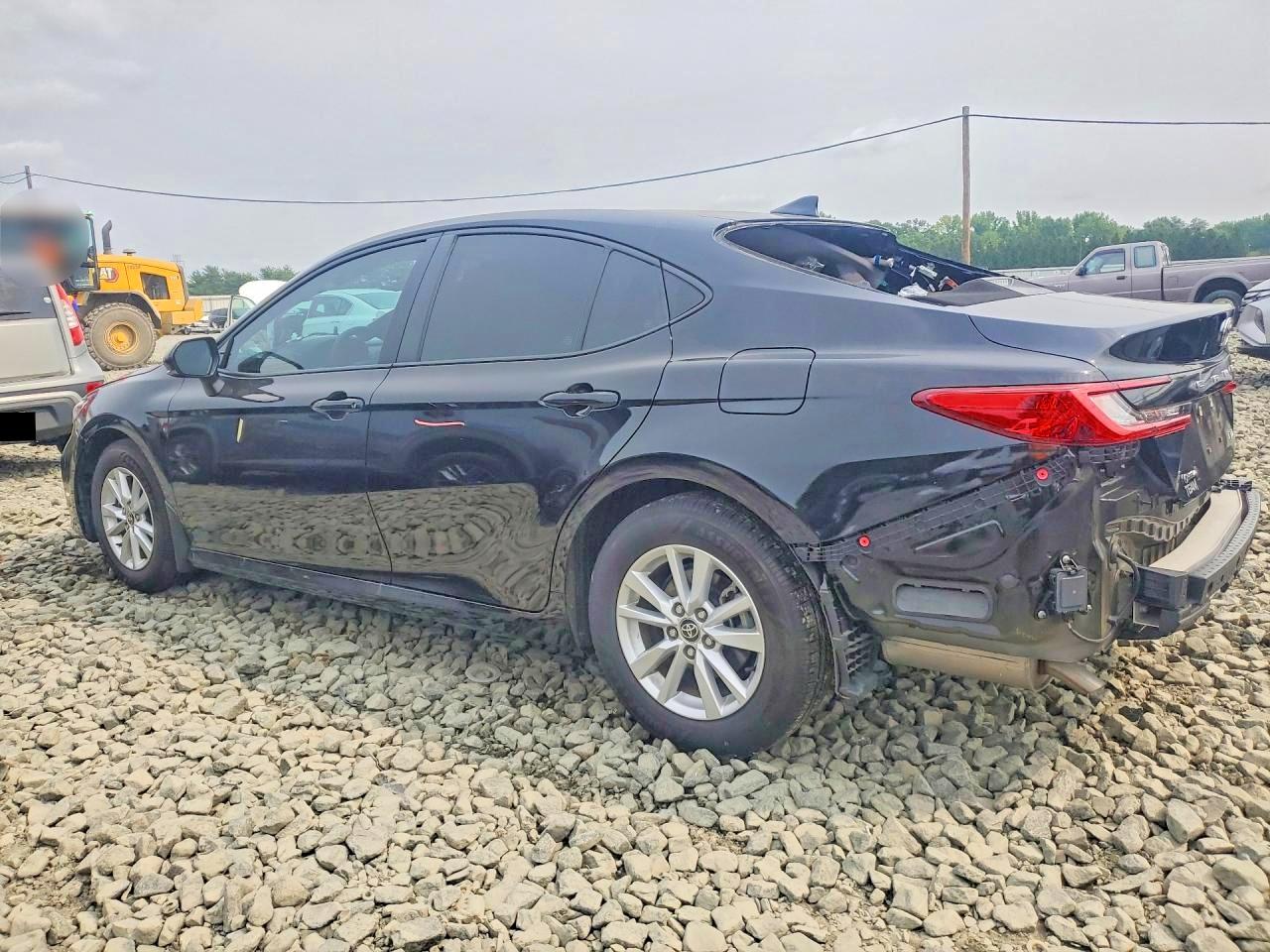 2025 TOYOTA CAMRY LE — снимка 2