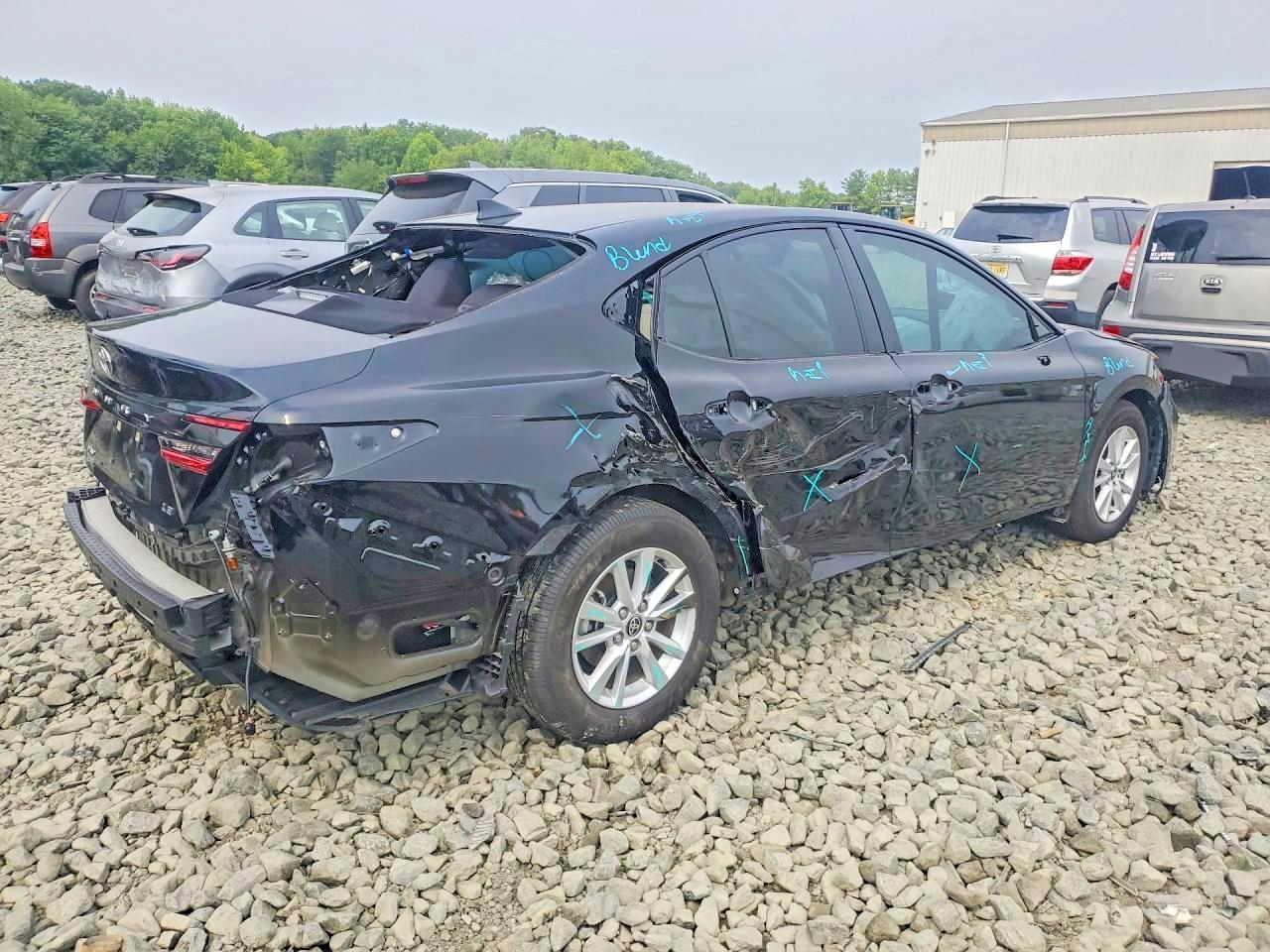 2025 TOYOTA CAMRY LE — снимка 3