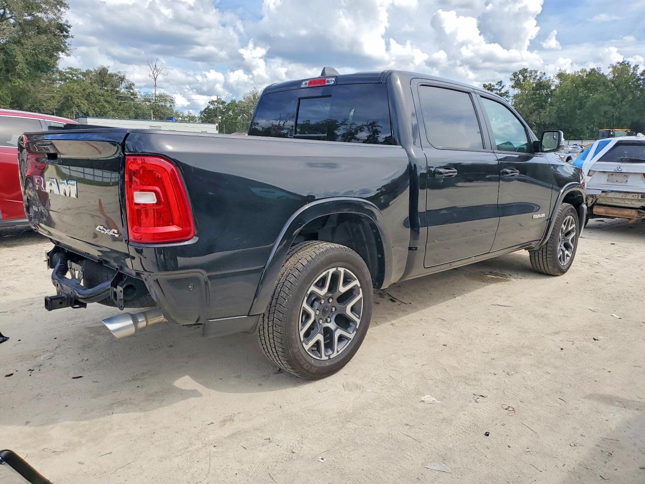 2026 RAM 1500 LARAMIE — снимка 3