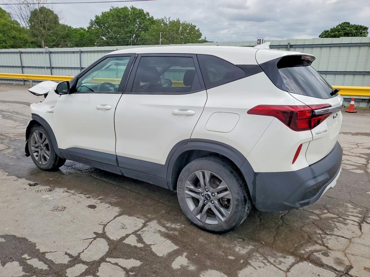 2021 KIA SELTOS LX — снимка 2