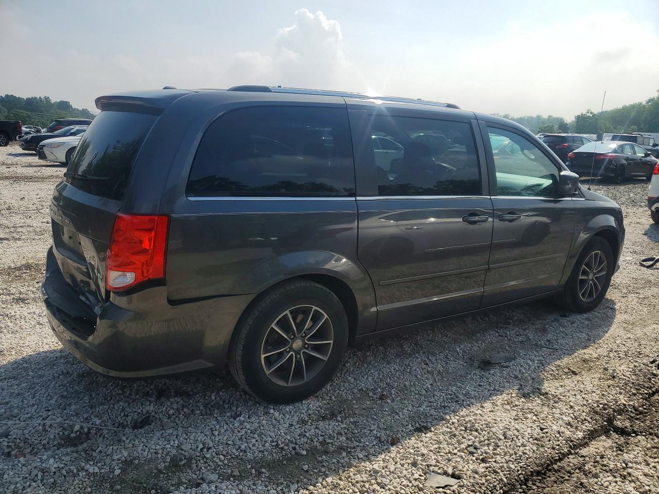 2017 DODGE GRAND CARAVAN SXT — снимка 3