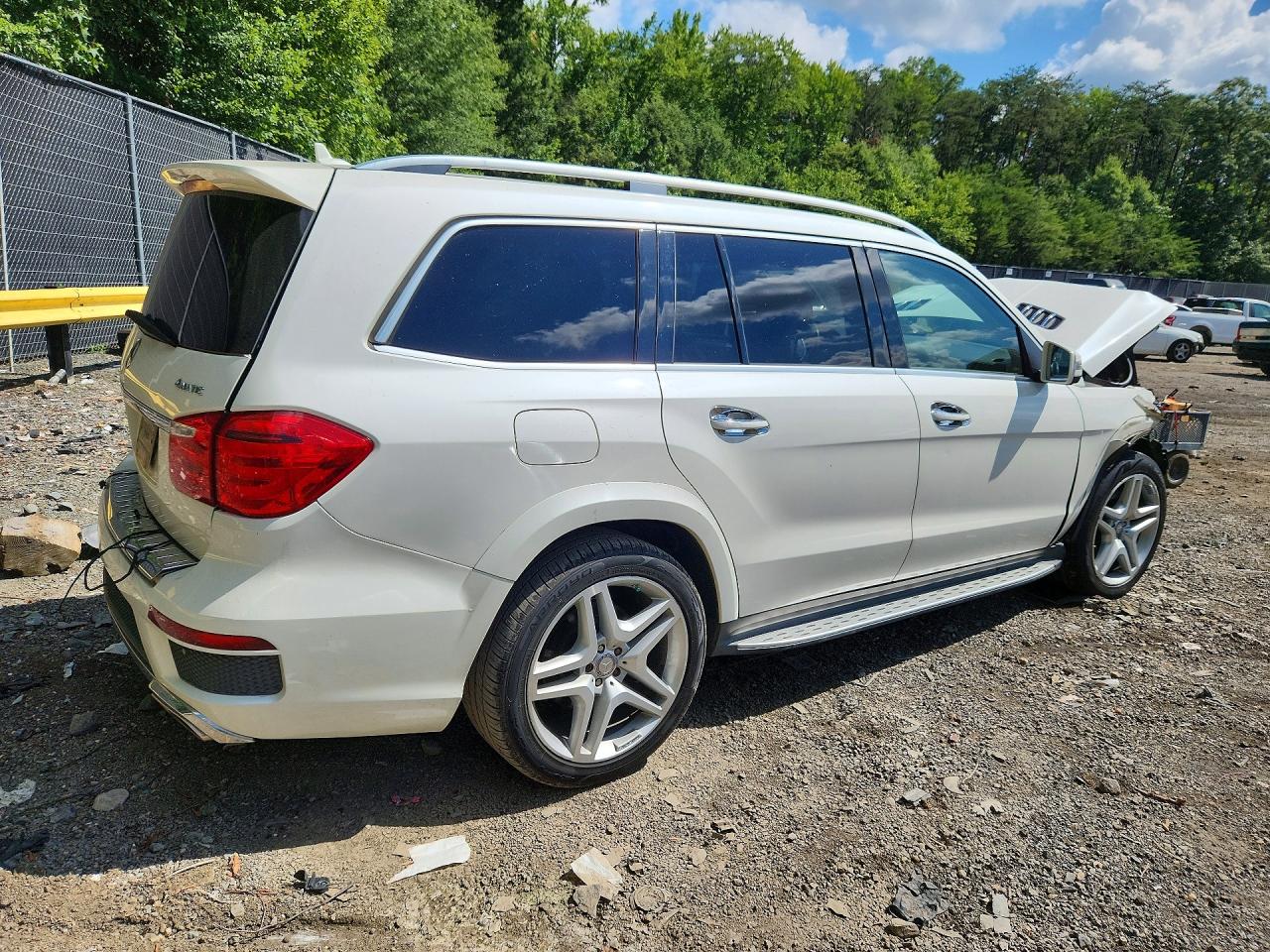 2015 MERCEDES-BENZ GL 550 4MATIC — снимка 3