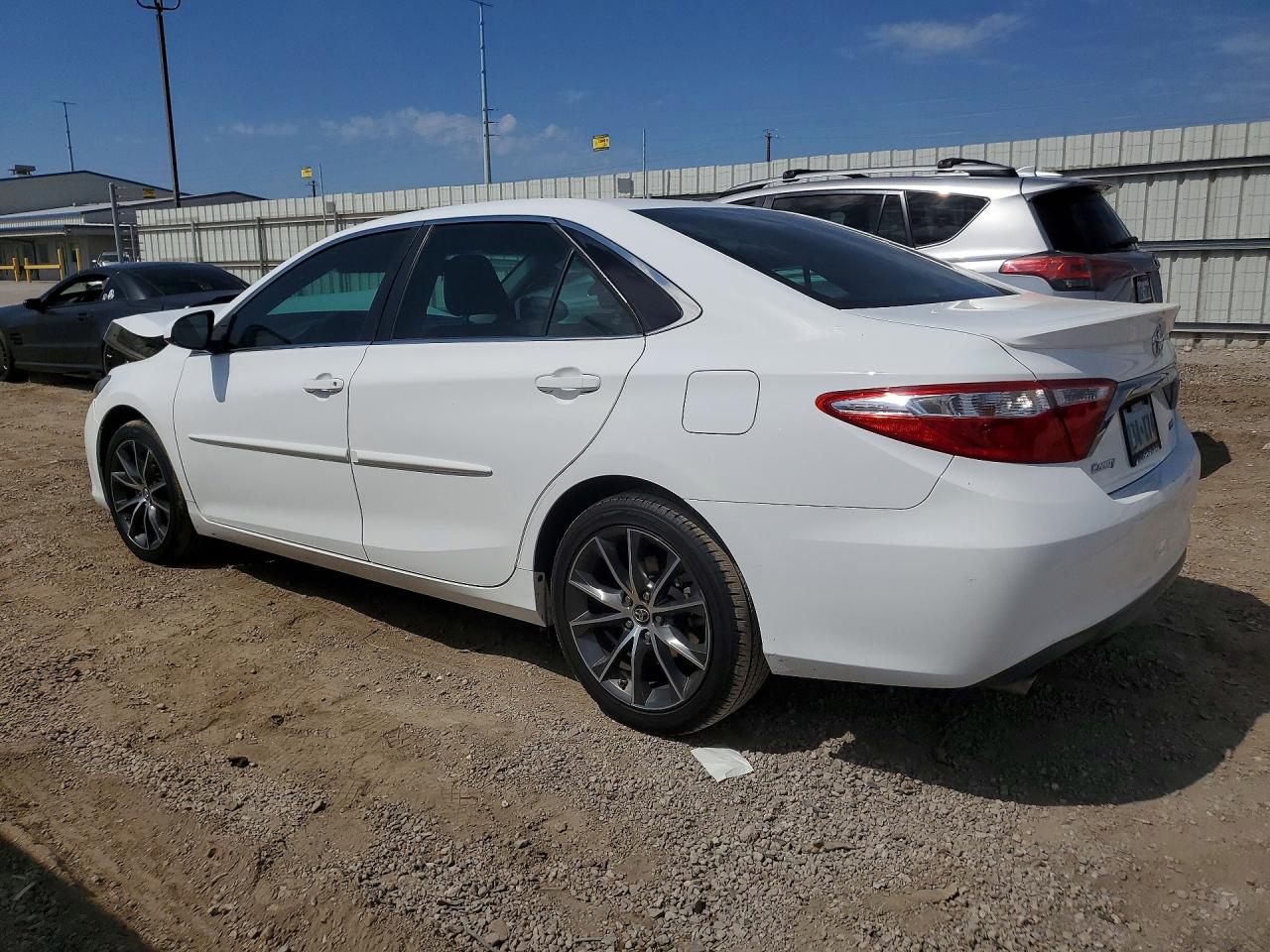 2017 TOYOTA CAMRY XLE V6 — снимка 2