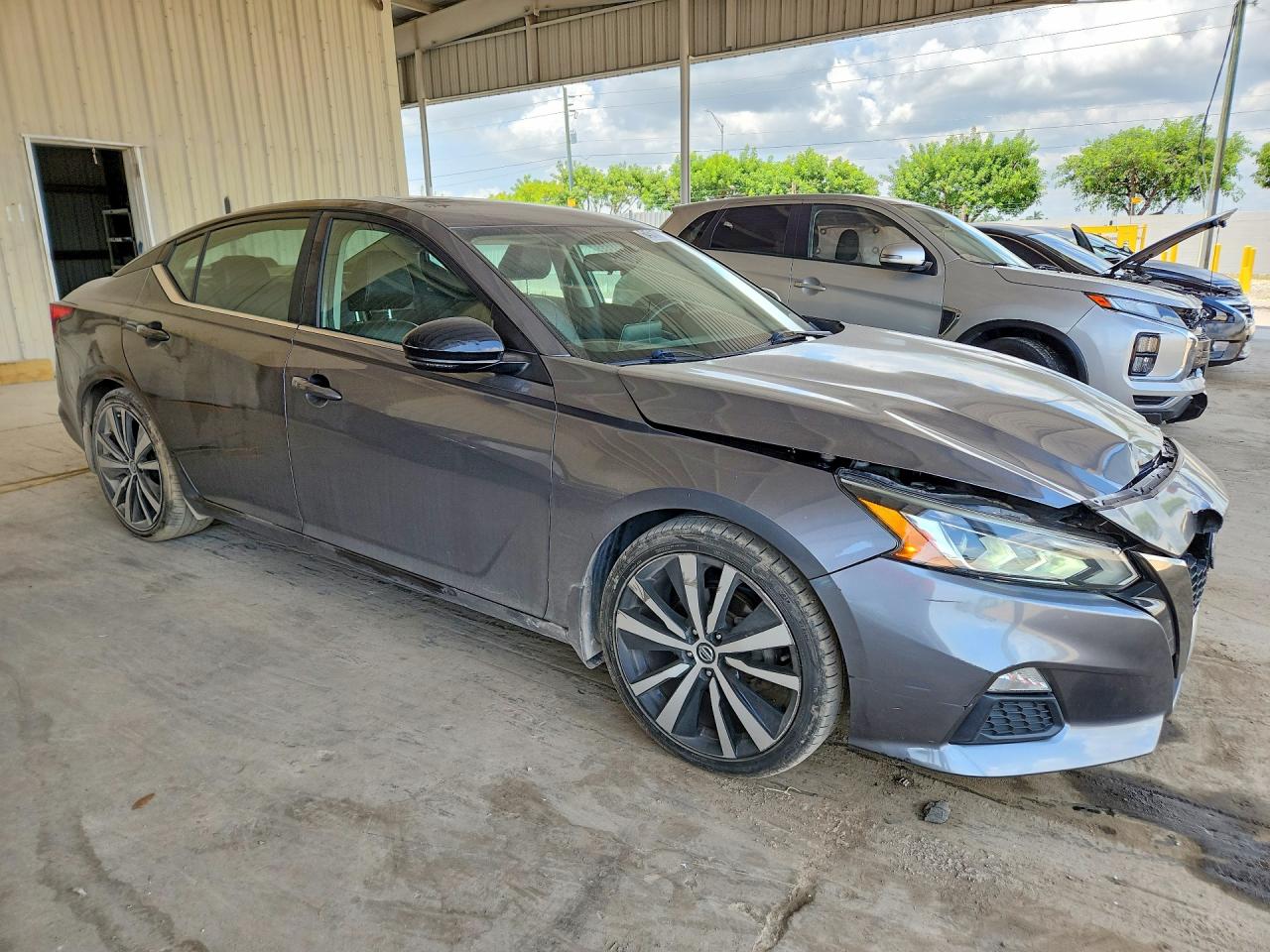 2019 NISSAN ALTIMA SR — снимка 4