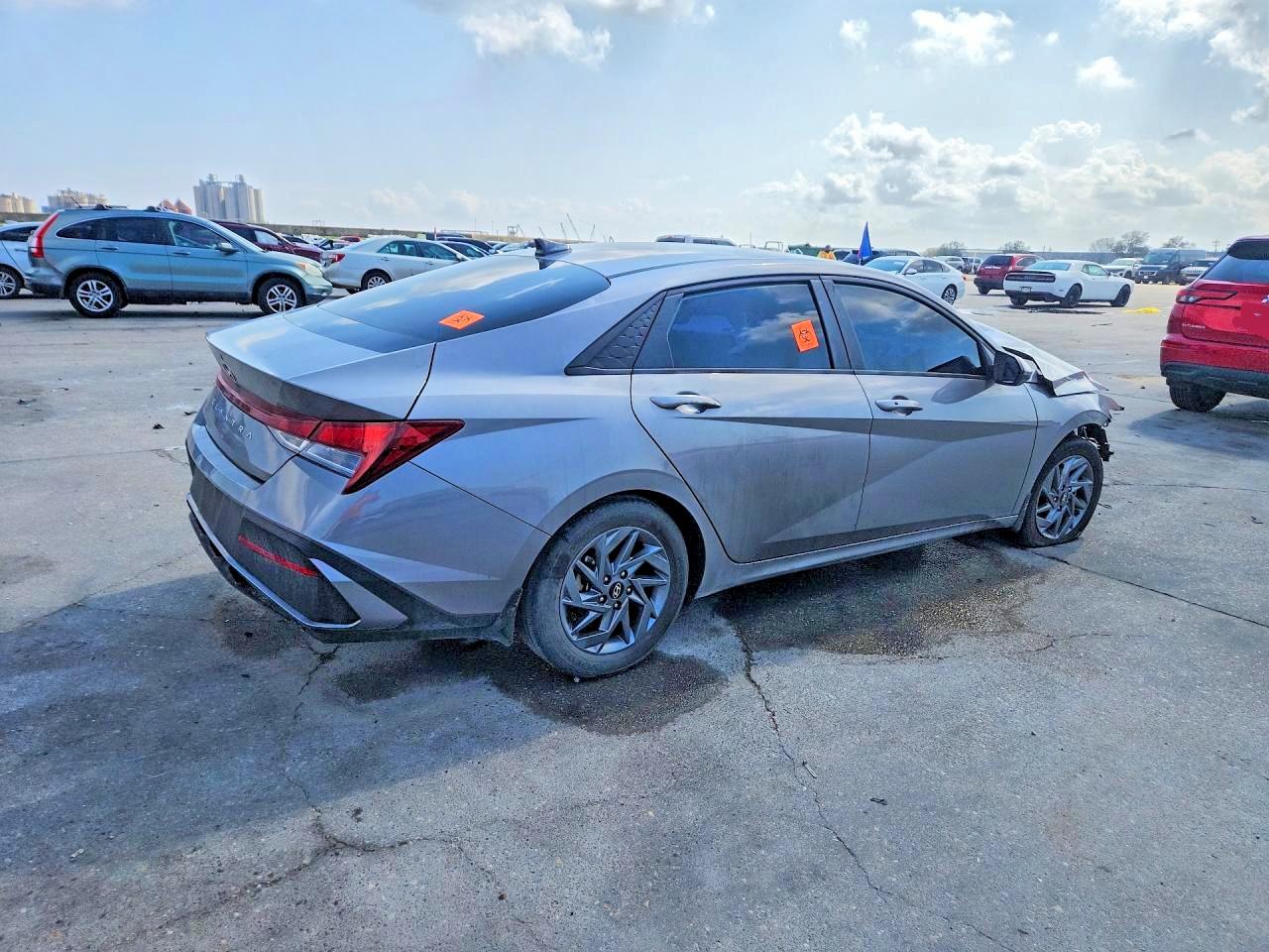 2024 HYUNDAI ELANTRA SEL — снимка 3