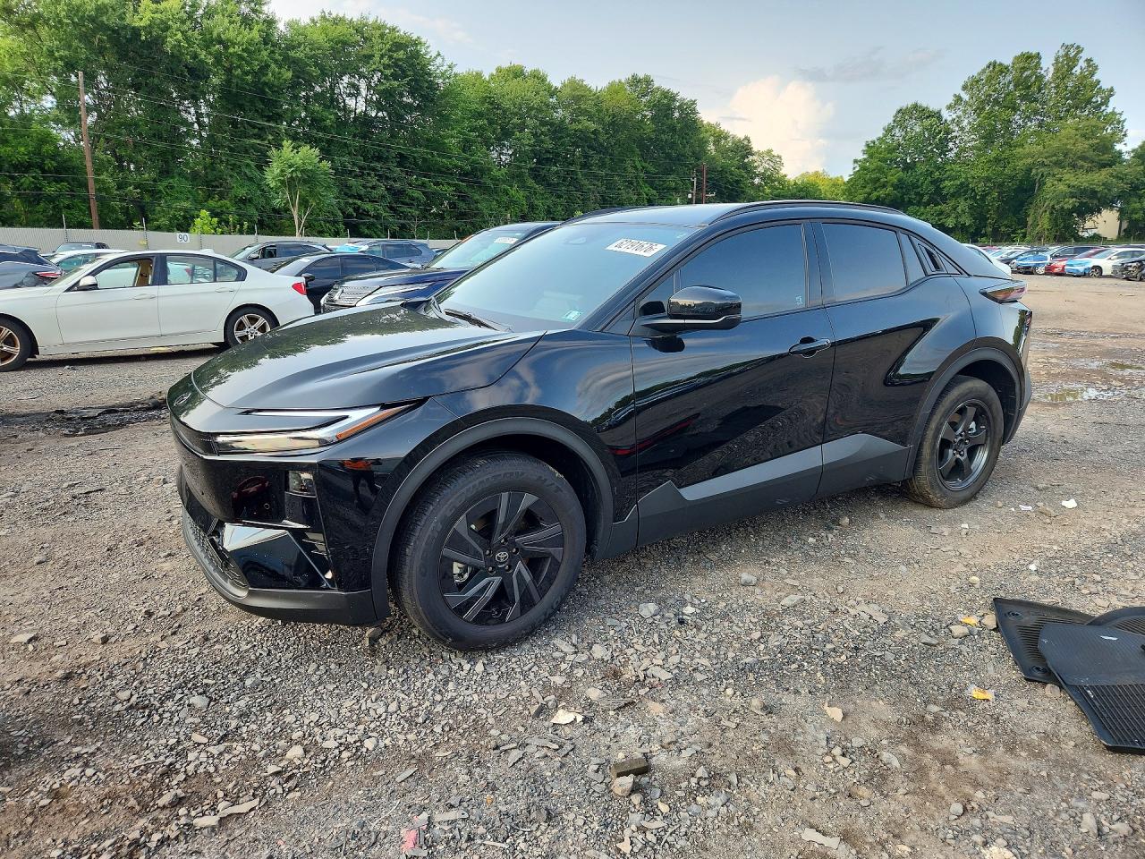 2026 TOYOTA C-HR SE