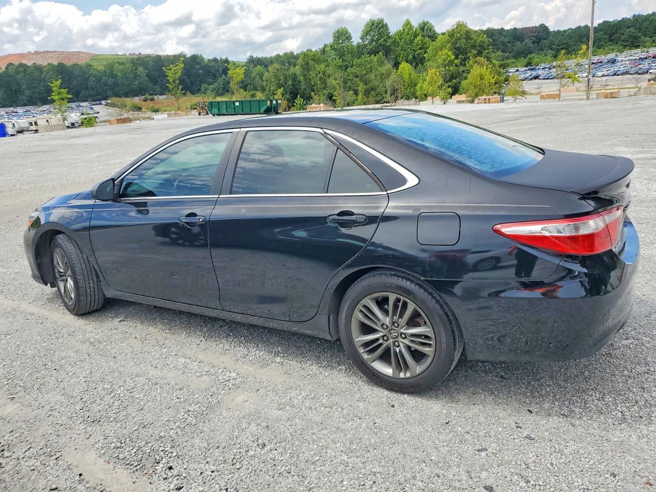 2017 TOYOTA CAMRY SE — снимка 2