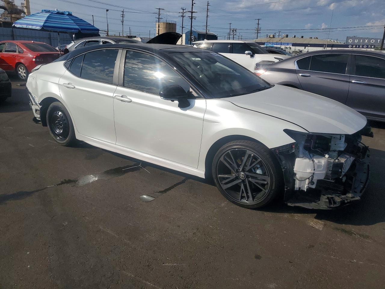 2025 TOYOTA CAMRY XSE — снимка 4