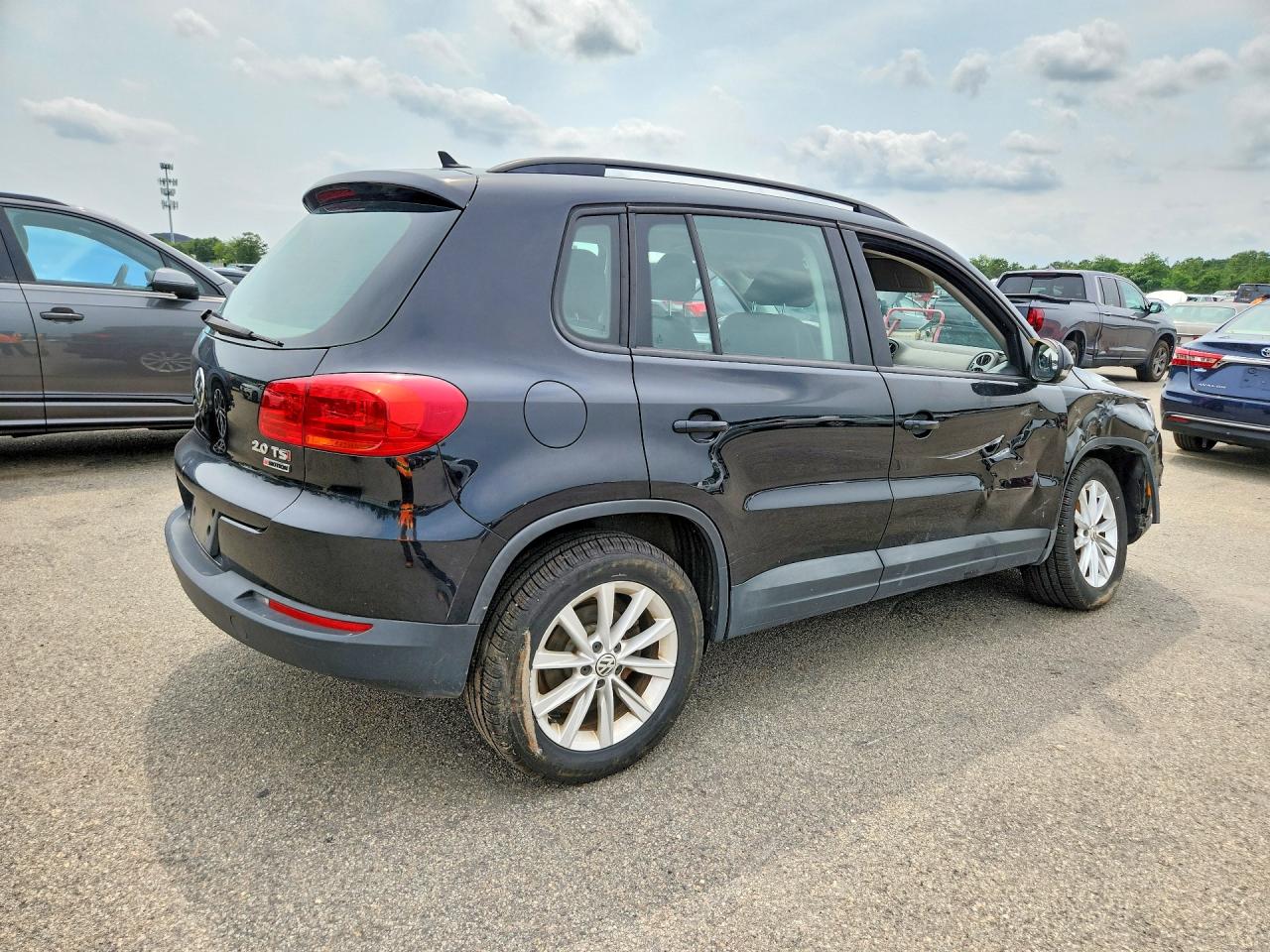 2017 VOLKSWAGEN TIGUAN S — снимка 3