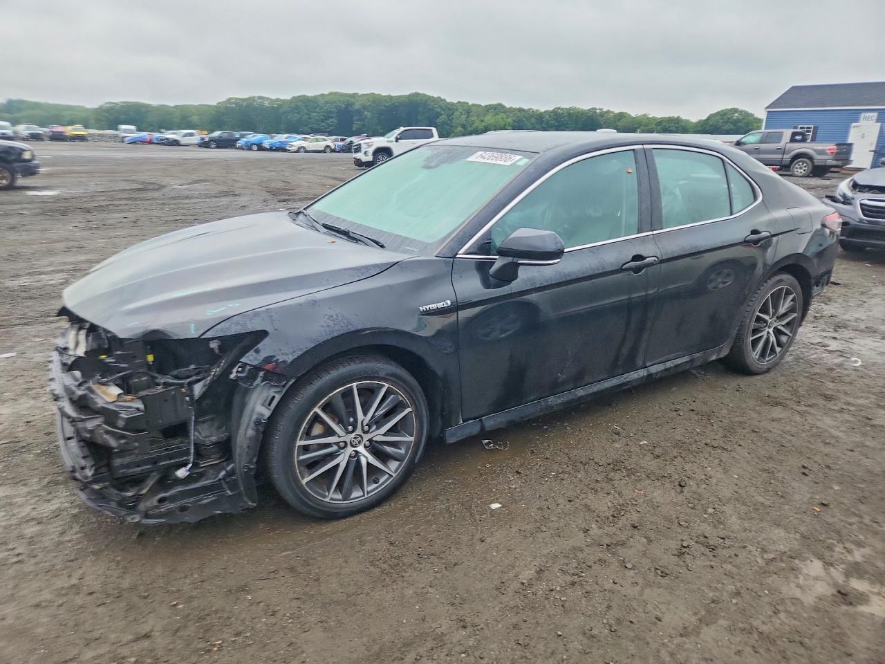2021 TOYOTA CAMRY XLE