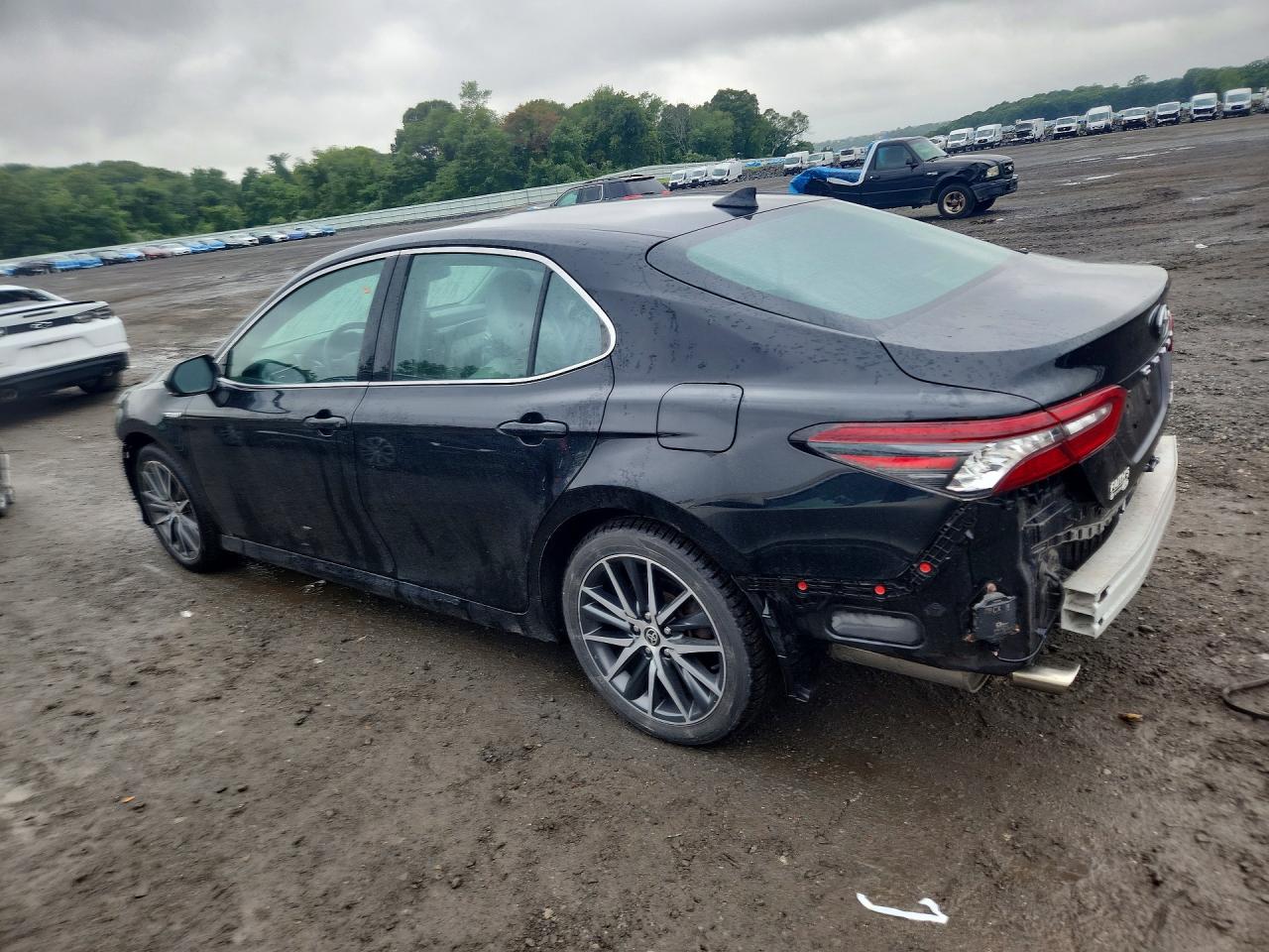 2021 TOYOTA CAMRY XLE — снимка 2