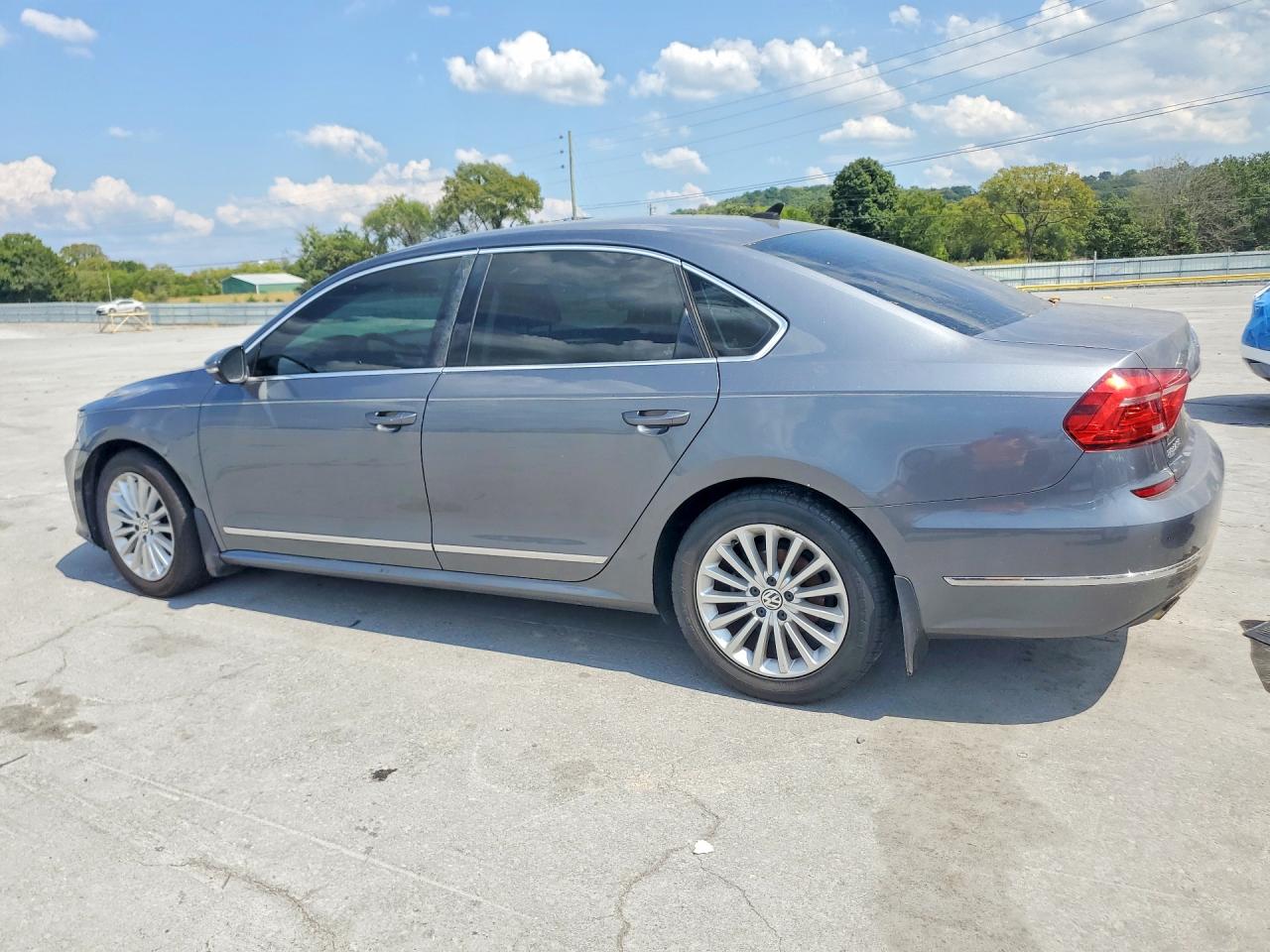 2016 VOLKSWAGEN PASSAT SE — снимка 2
