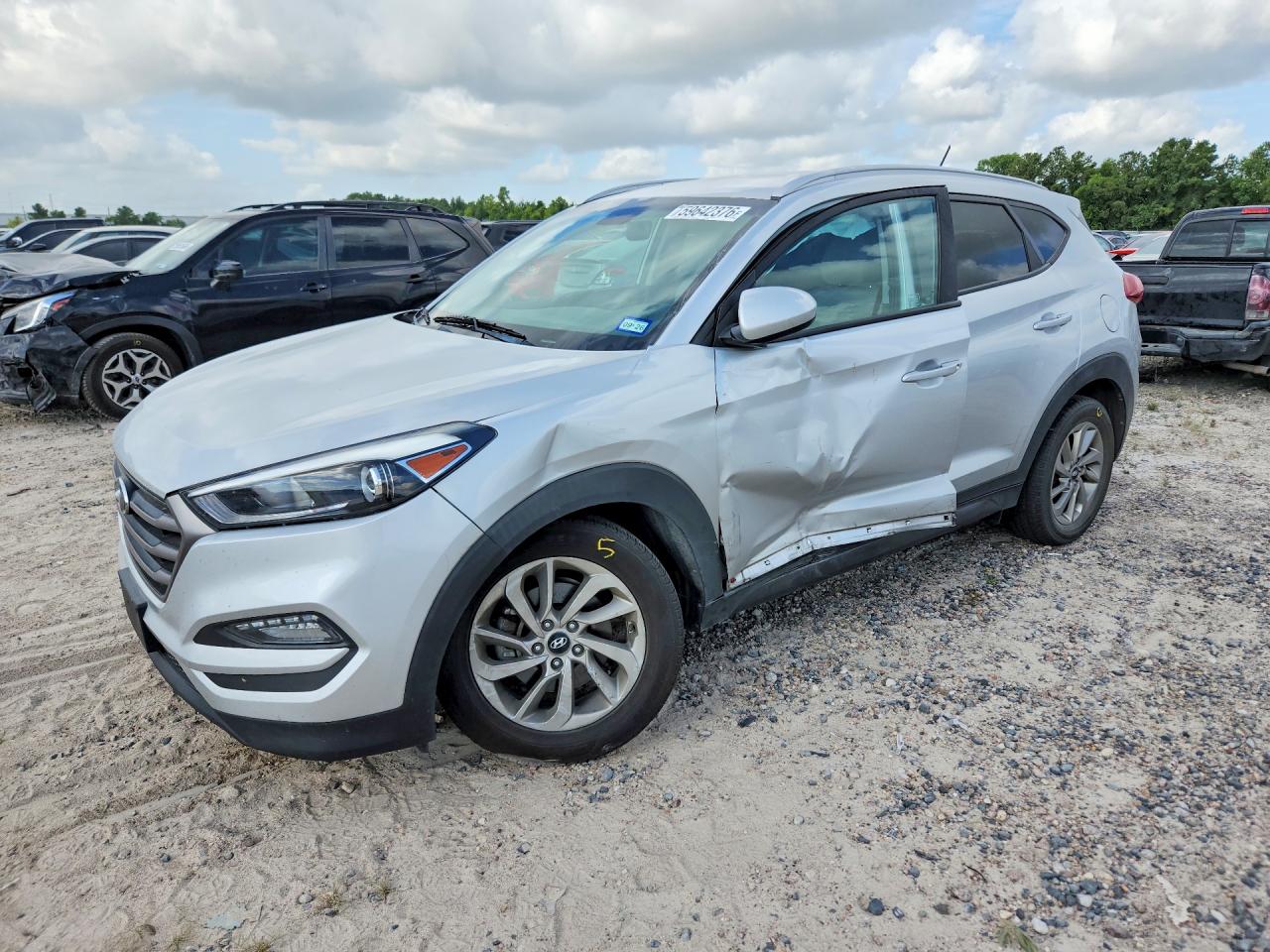 2016 HYUNDAI TUCSON SE