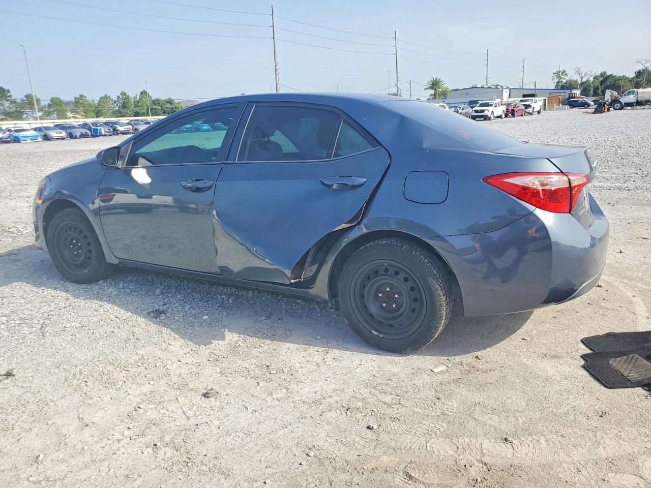 2017 TOYOTA COROLLA LE — снимка 2