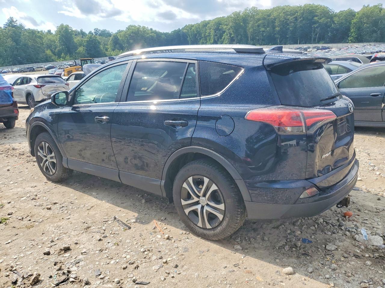 2017 TOYOTA RAV4 LE — снимка 2