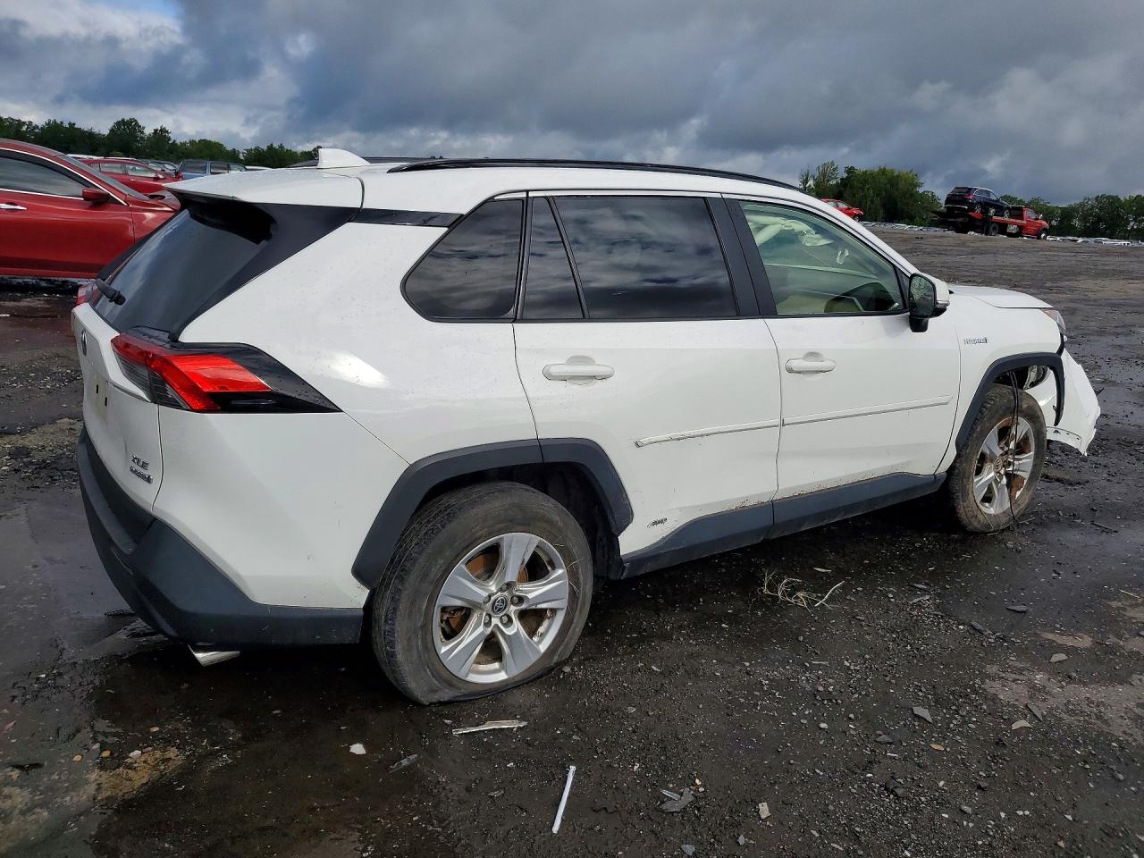 2021 TOYOTA RAV4 XLE — снимка 3