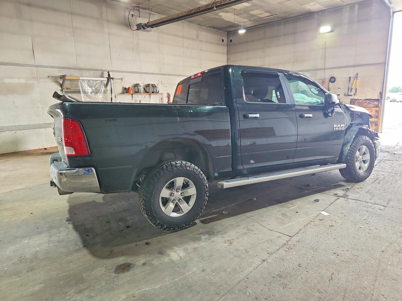 2017 RAM 1500 SLT — снимка 3