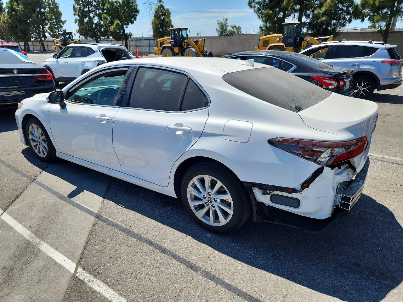 2021 TOYOTA CAMRY LE — снимка 2