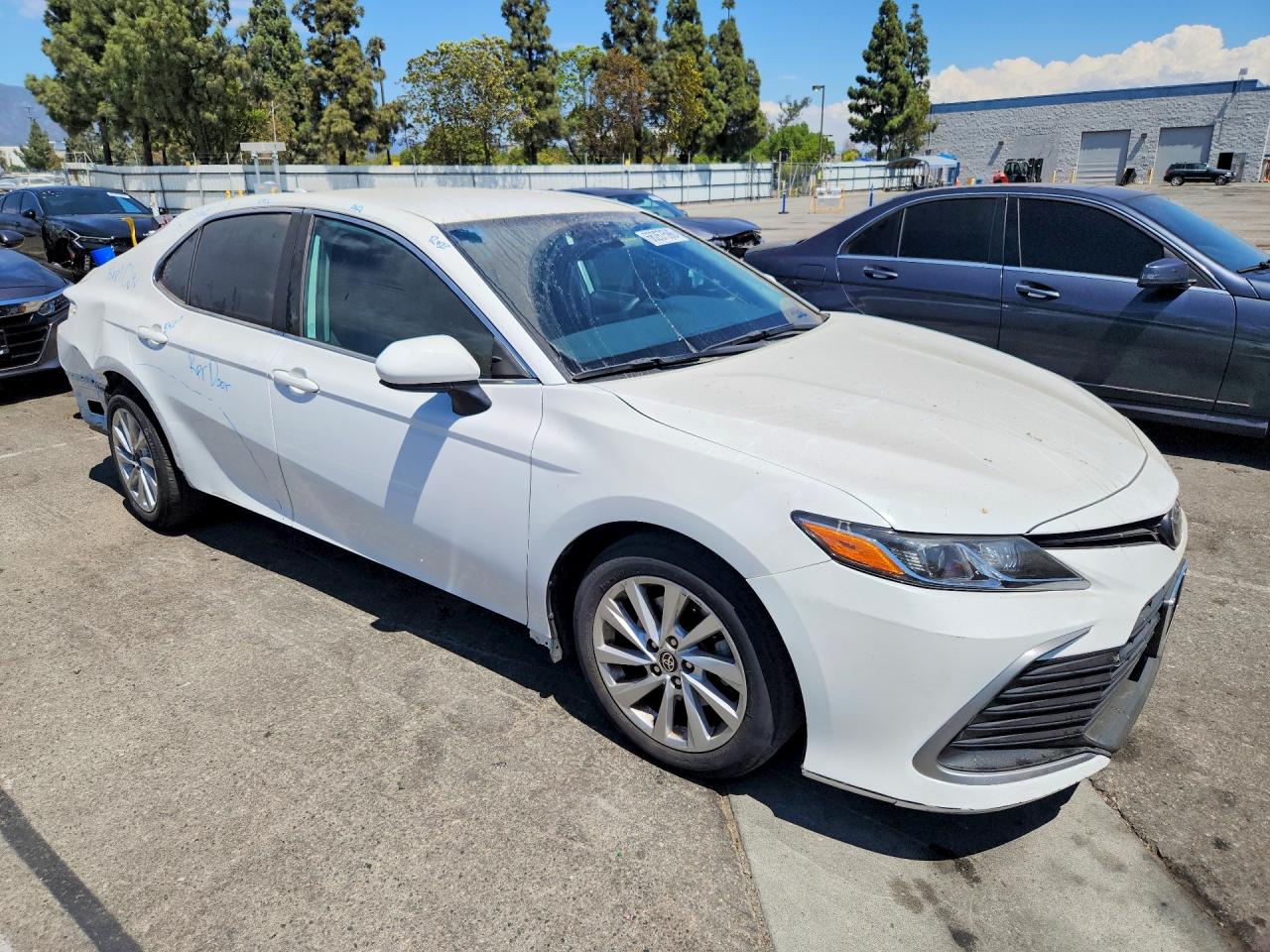 2021 TOYOTA CAMRY LE — снимка 4