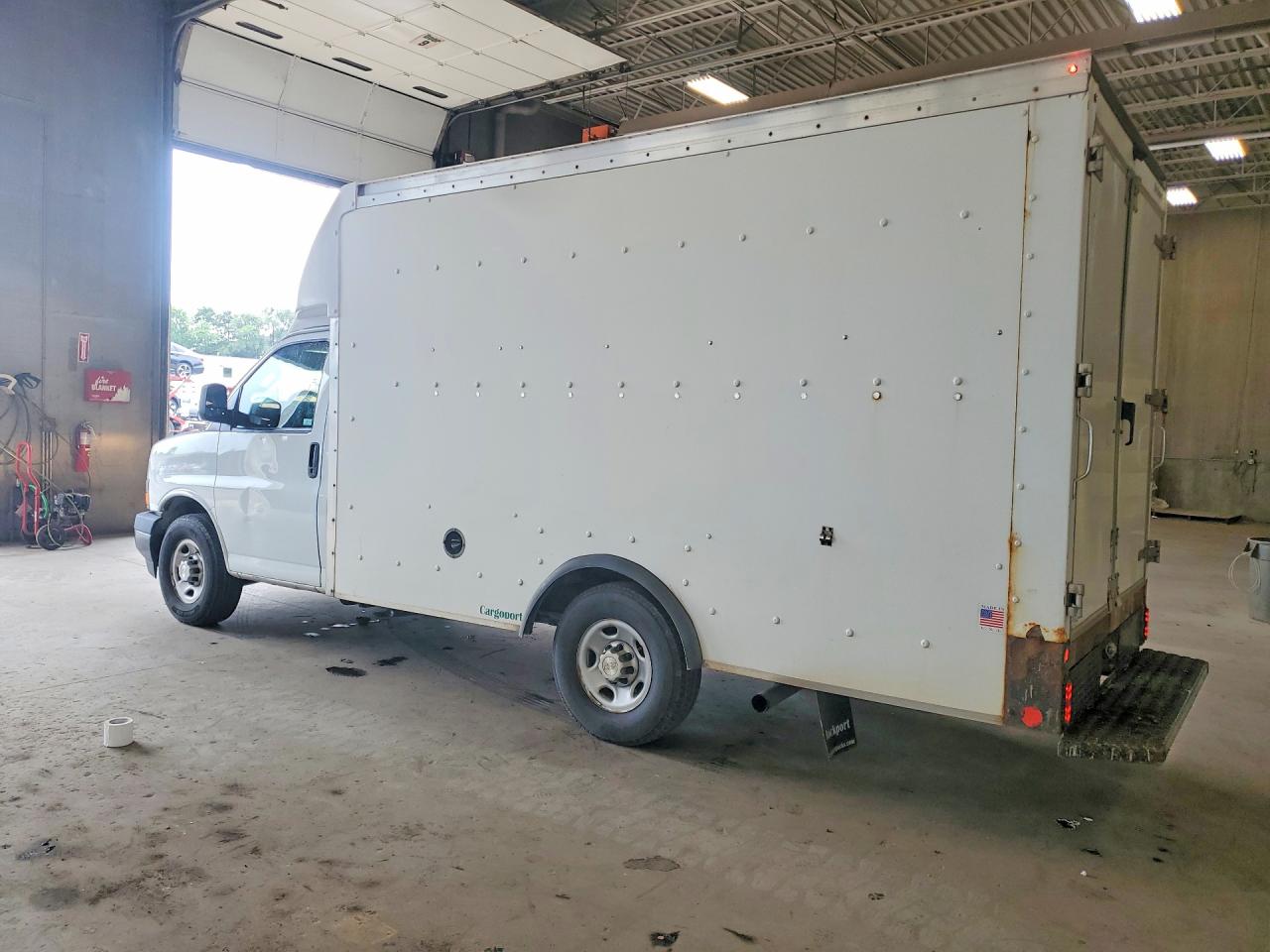 2018 CHEVROLET EXPRESS — снимка 2
