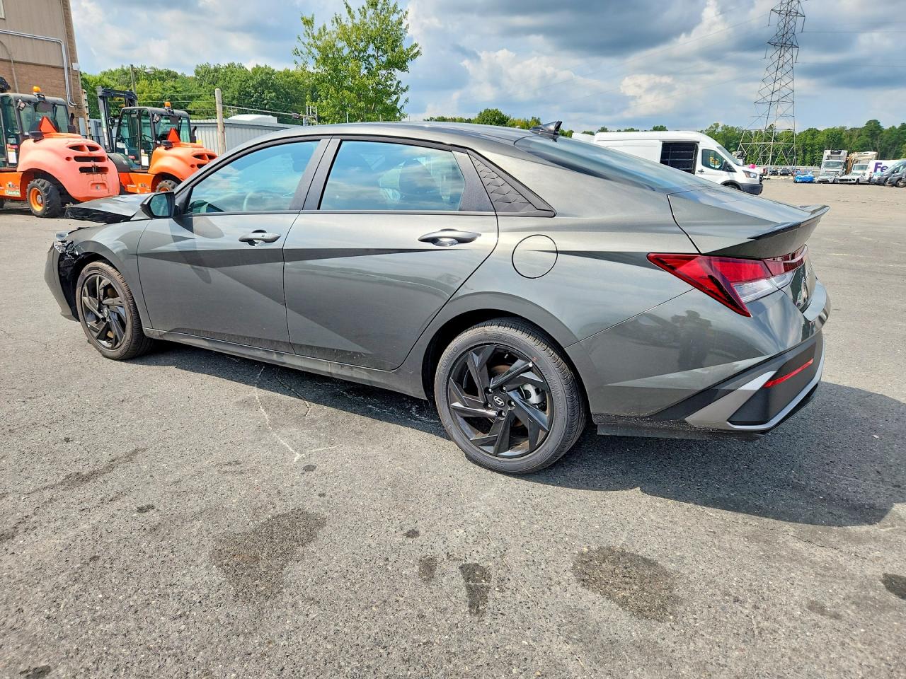 2026 HYUNDAI ELANTRA SEL SPORT — снимка 2