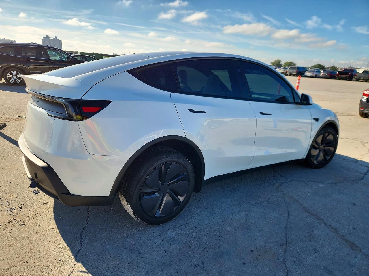 2026 TESLA MODEL Y — снимка 3