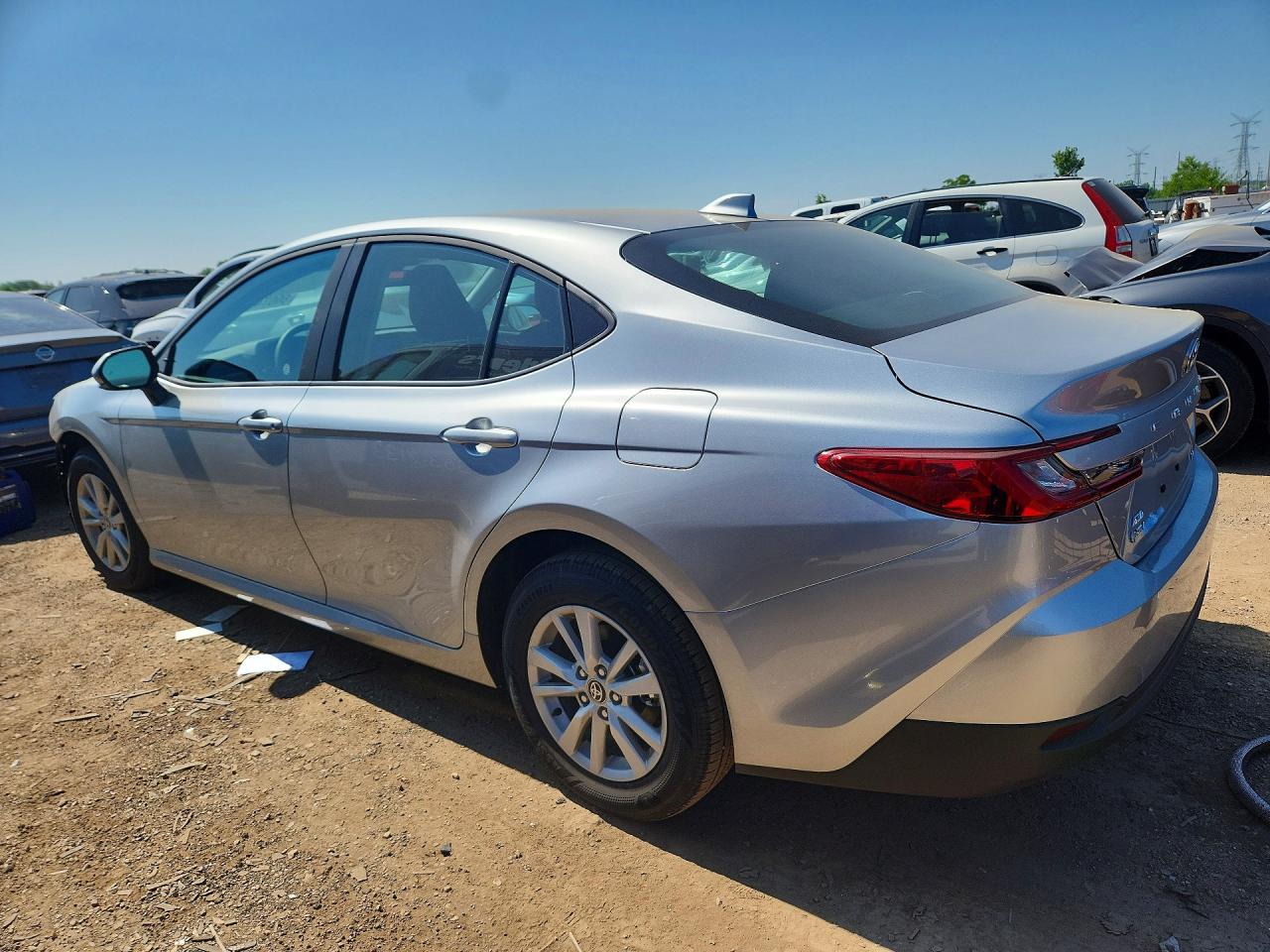 2026 TOYOTA CAMRY LE — снимка 2