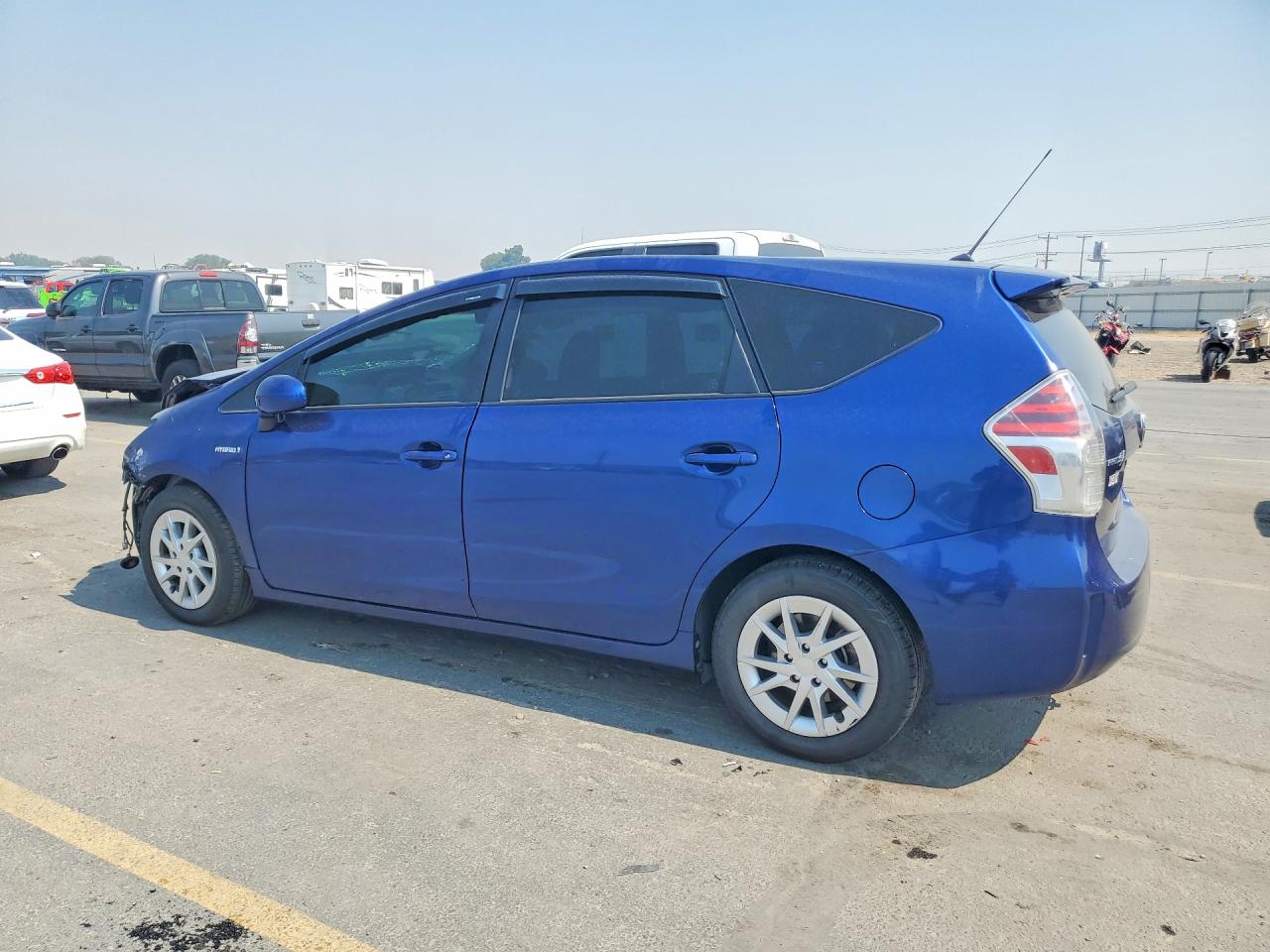 2015 TOYOTA PRIUS V — снимка 2