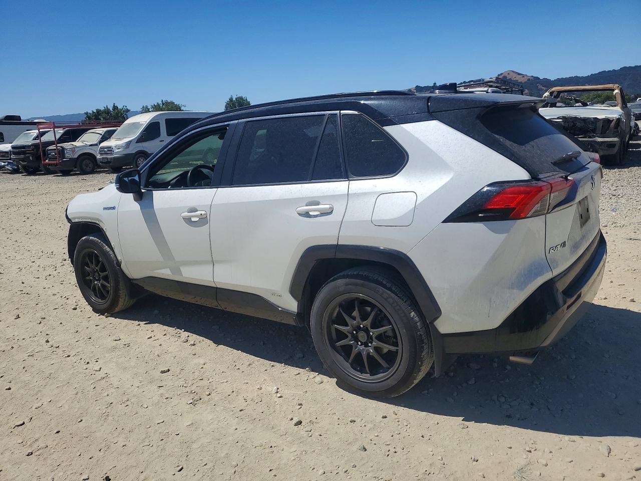 2020 TOYOTA RAV4 XSE — снимка 2