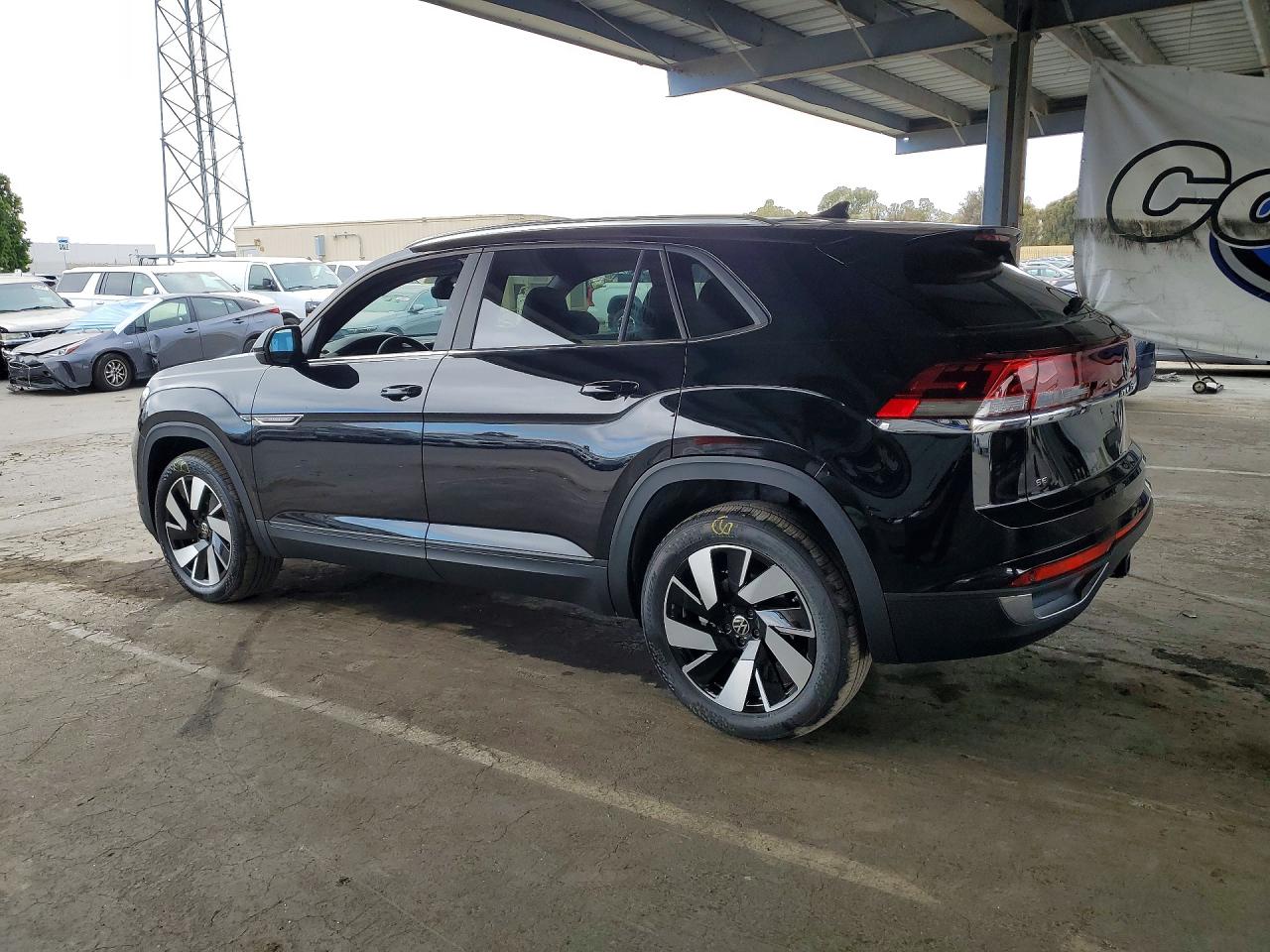 2026 VOLKSWAGEN ATLAS CROSS SPORT SE — снимка 2