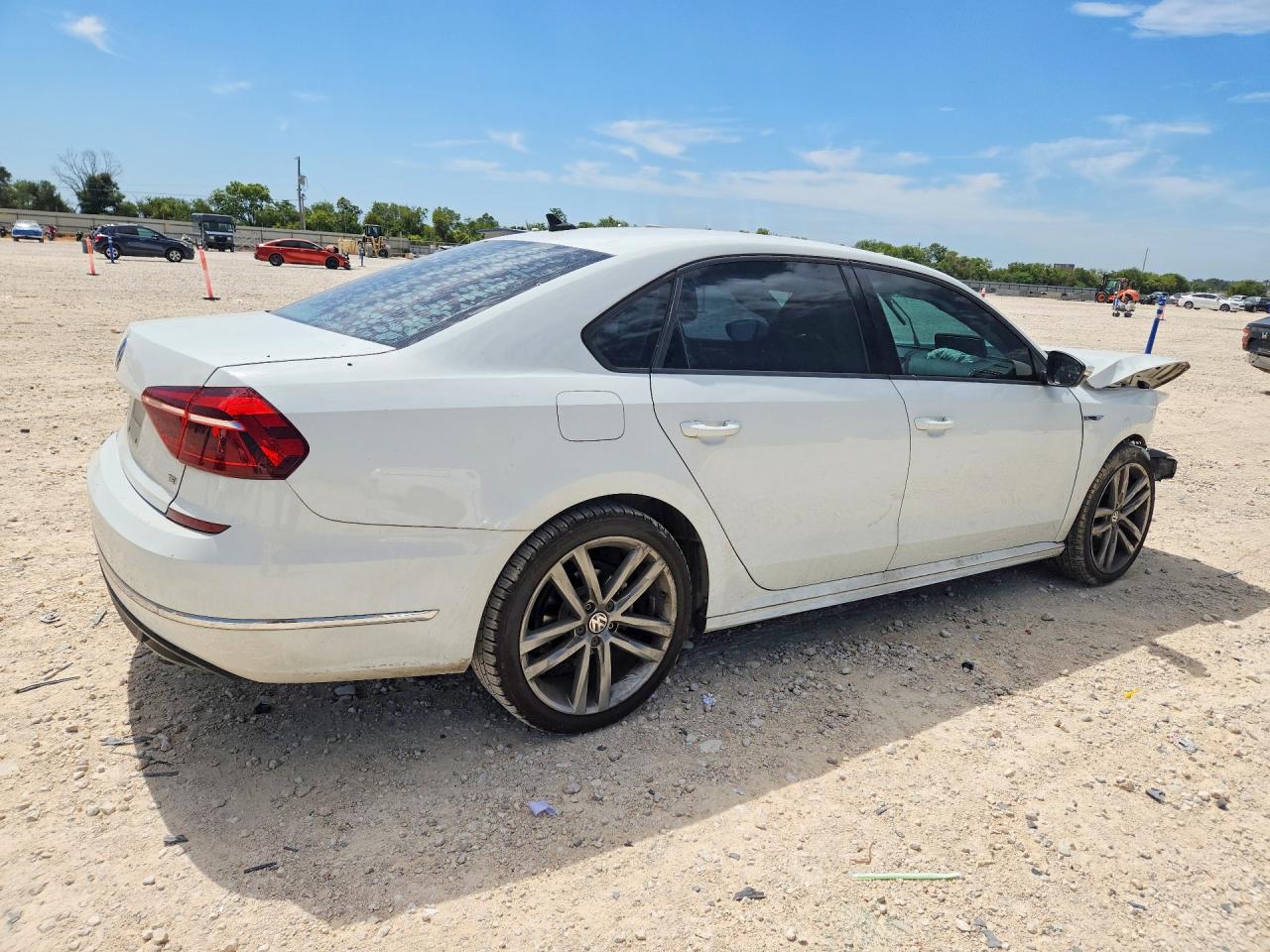 2018 VOLKSWAGEN PASSAT S — снимка 3